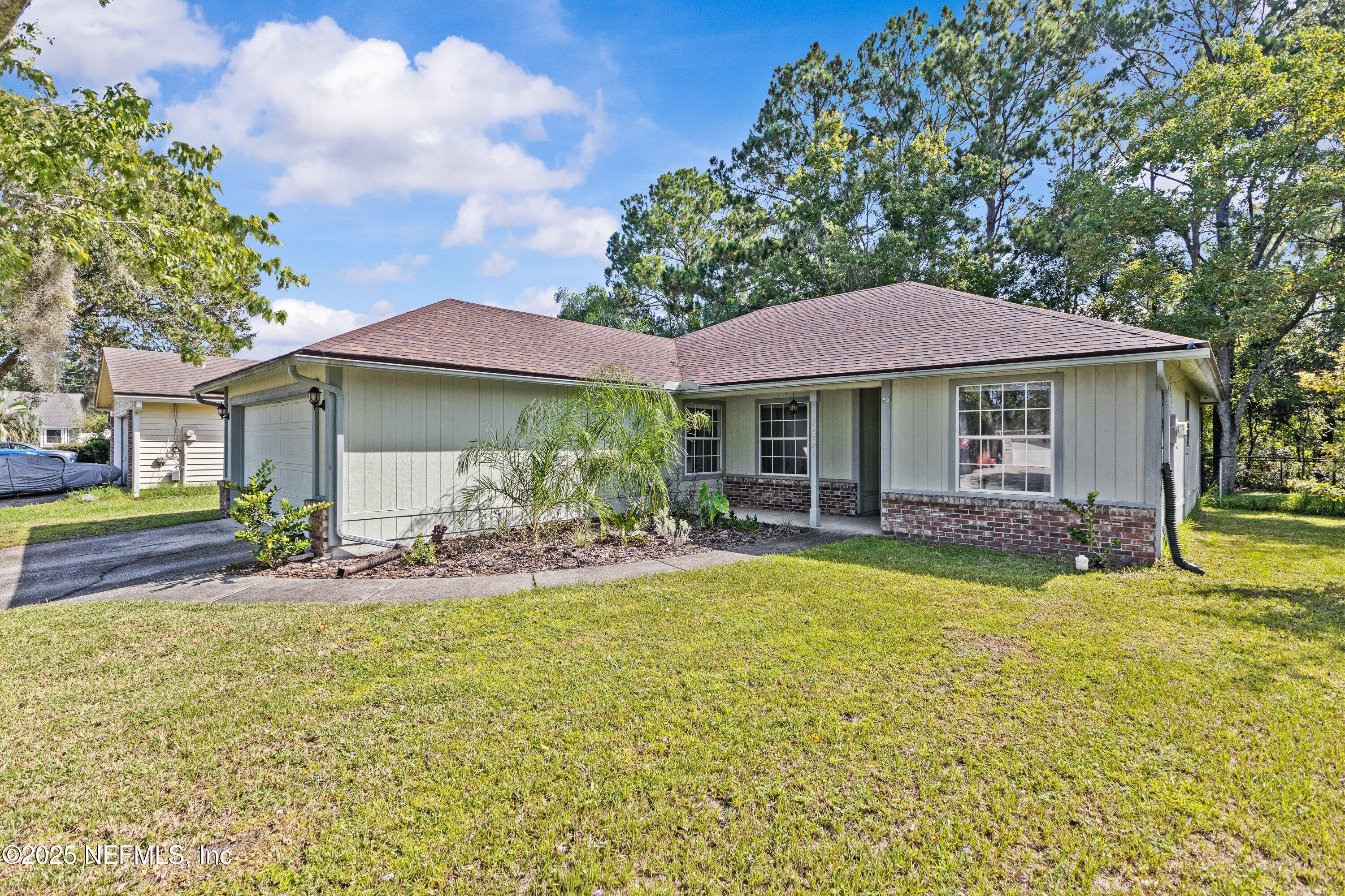 7925 HONEYSUCKLE ROSE Lane