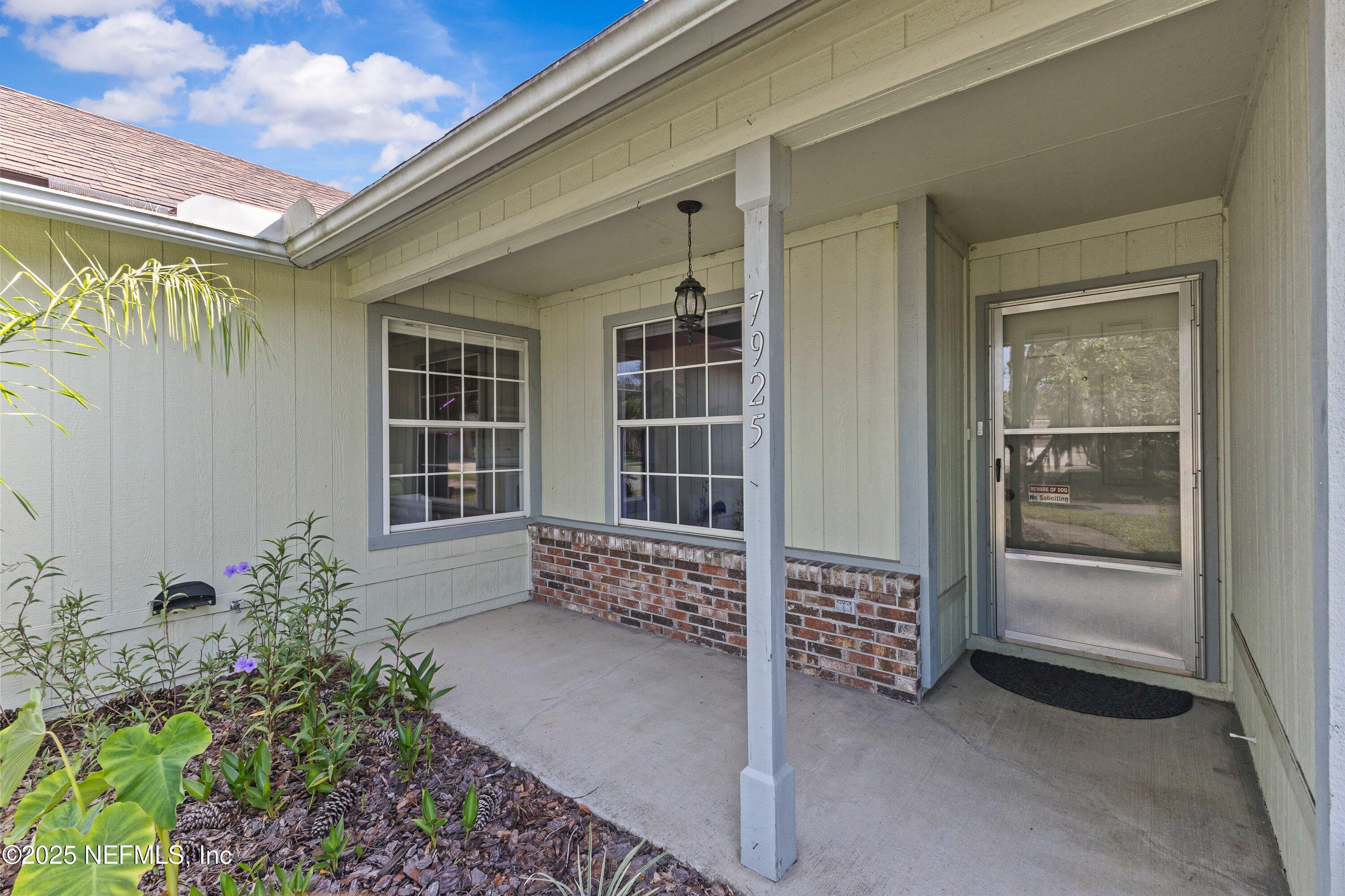 7925 HONEYSUCKLE ROSE Lane