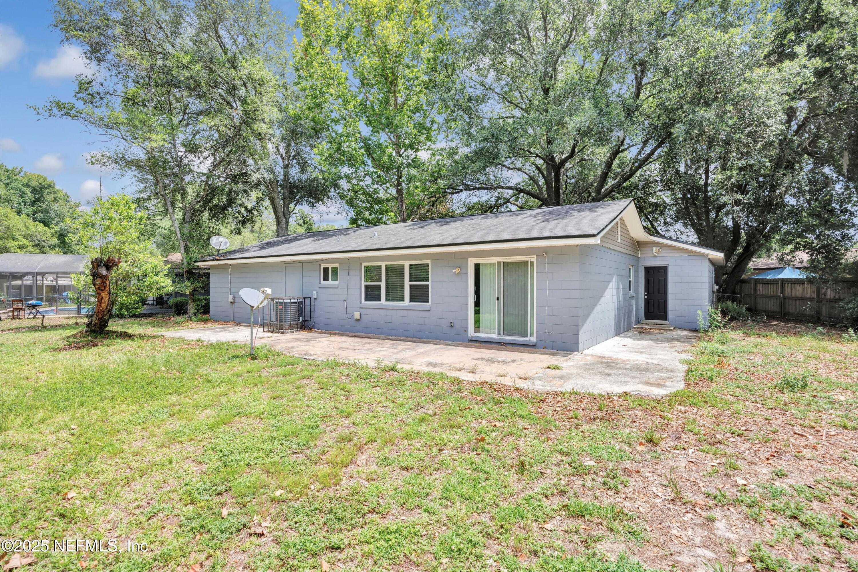 8390 SCOTTISH Court