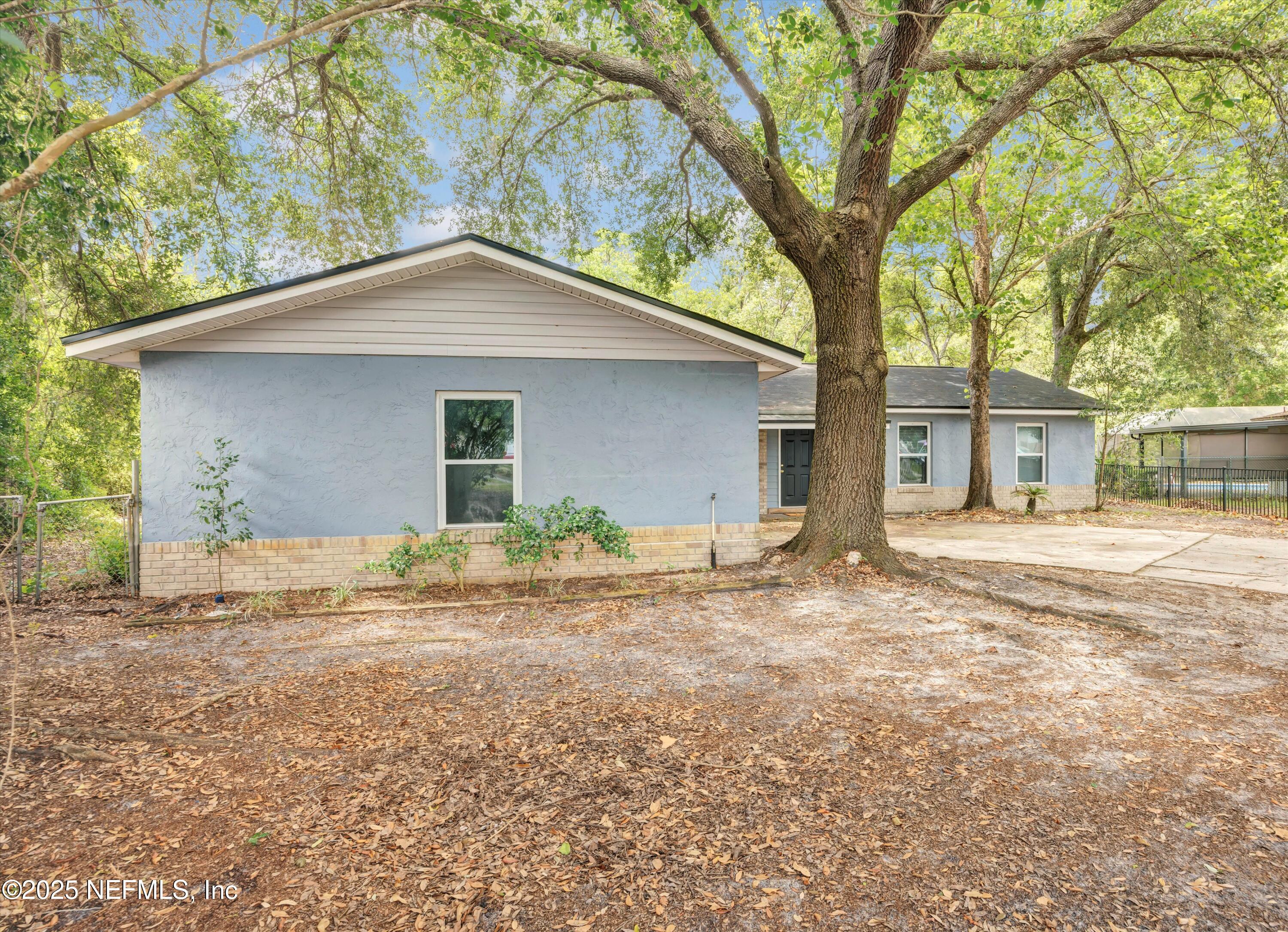 8390 SCOTTISH Court