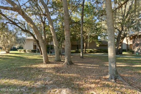 A home in Middleburg