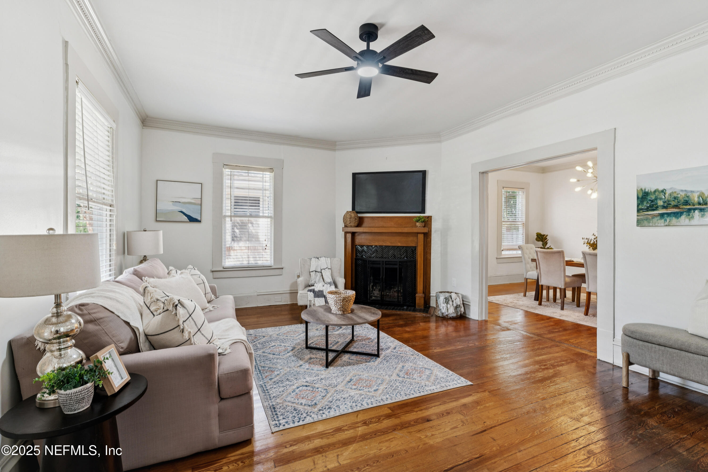 2137 HERSCHEL Street