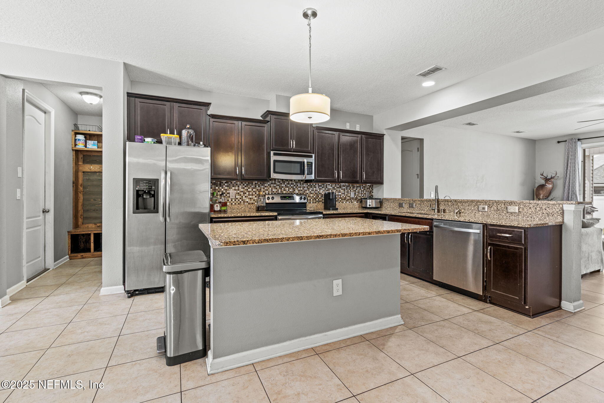 15901 LEXINGTON PARK Boulevard