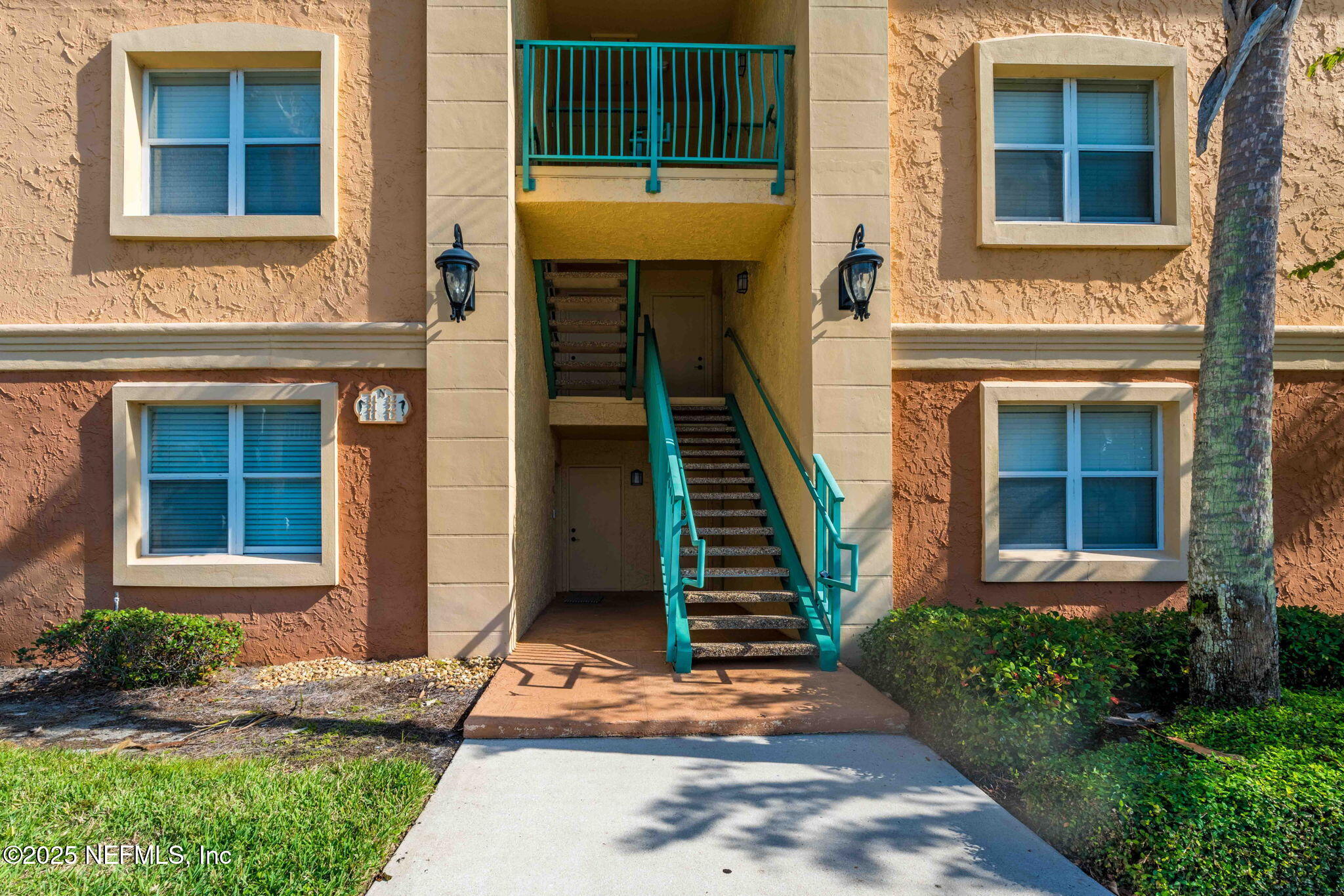 201 25TH Avenue S N32