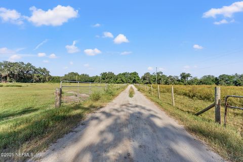 4203 SE US HWY 301 Hawthorne FL 32640