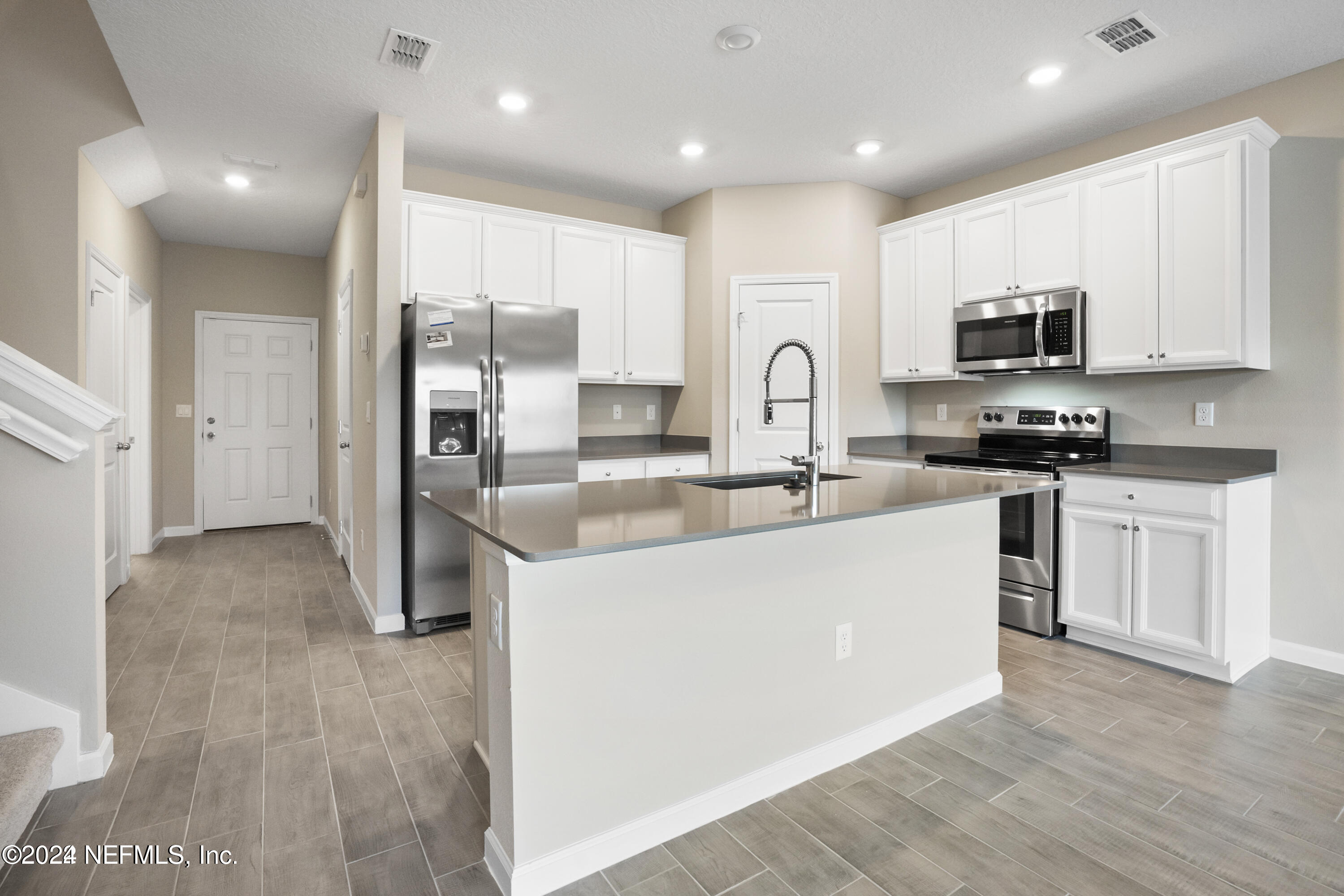 12904 JOSSLYN Lane