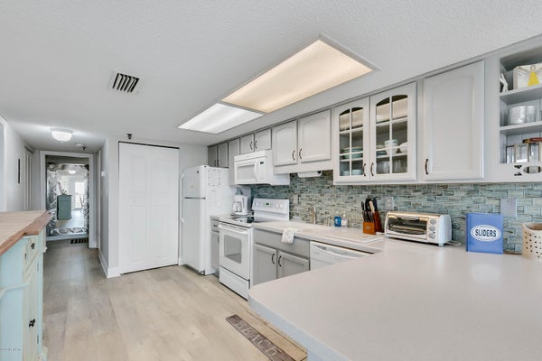 411 1ST ST S APT 204, JACKSONVILLE BEACH, FL 32250 - Image c0e6bc3f835cdacd83ef21d1d4de892a/786592011