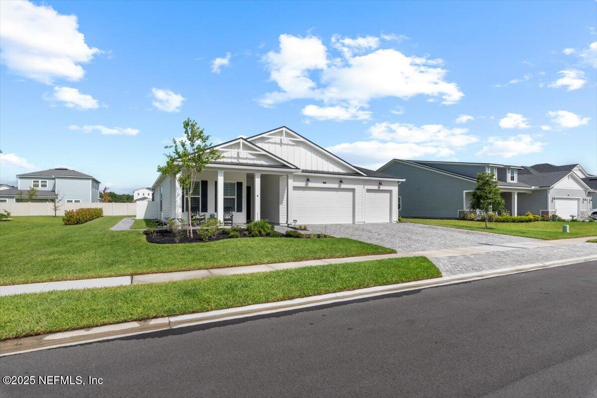 87 TRADESMAN Lane