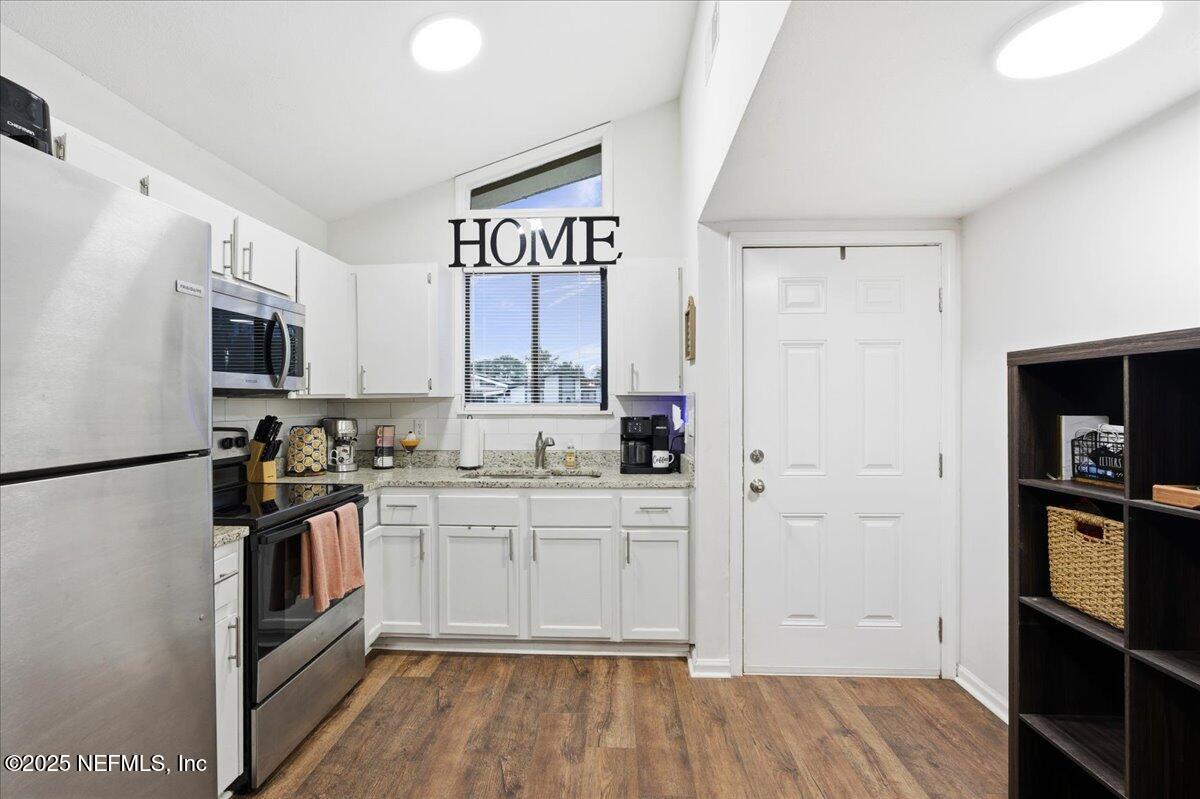 10762 KUSAIE Drive S