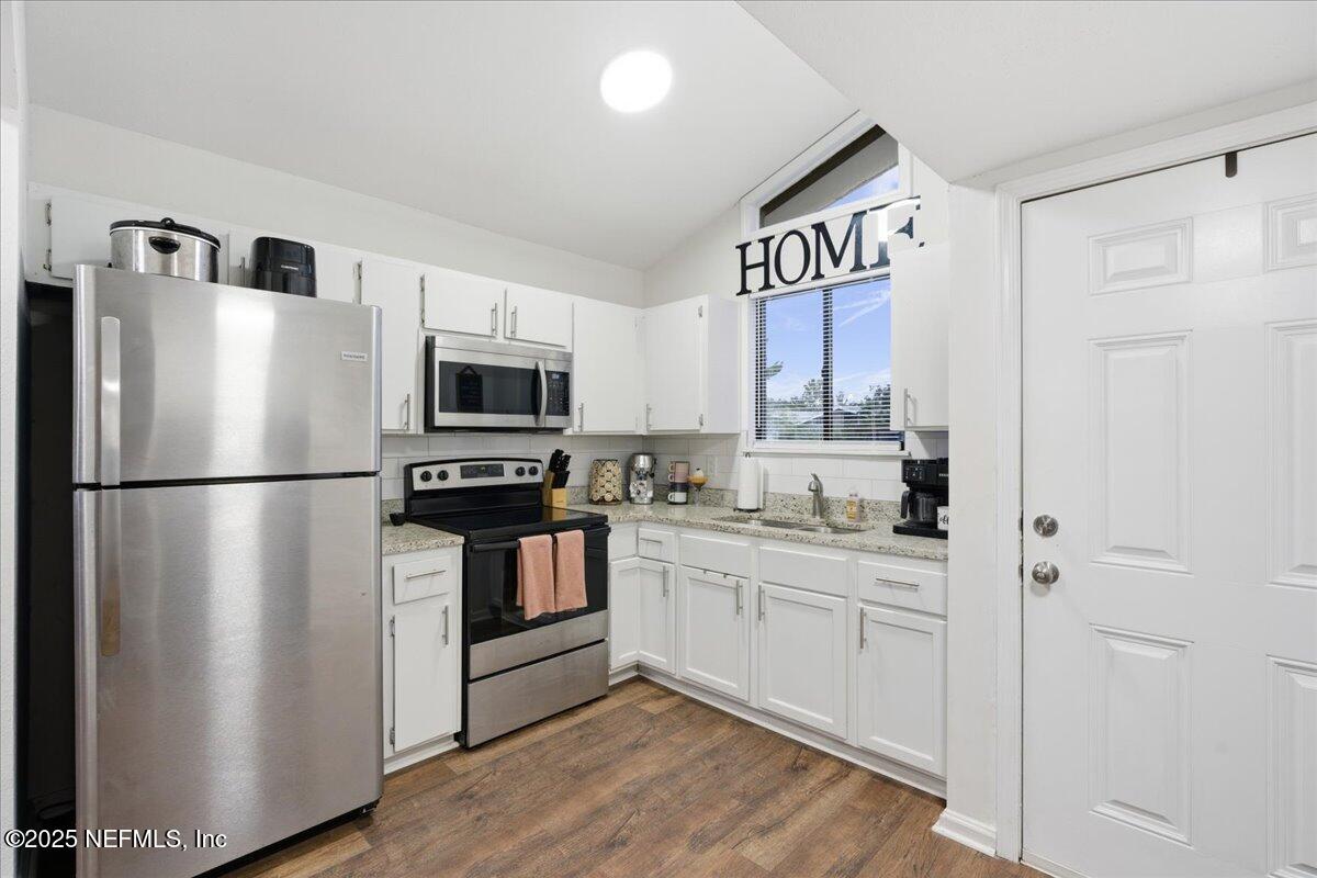 10762 KUSAIE Drive S