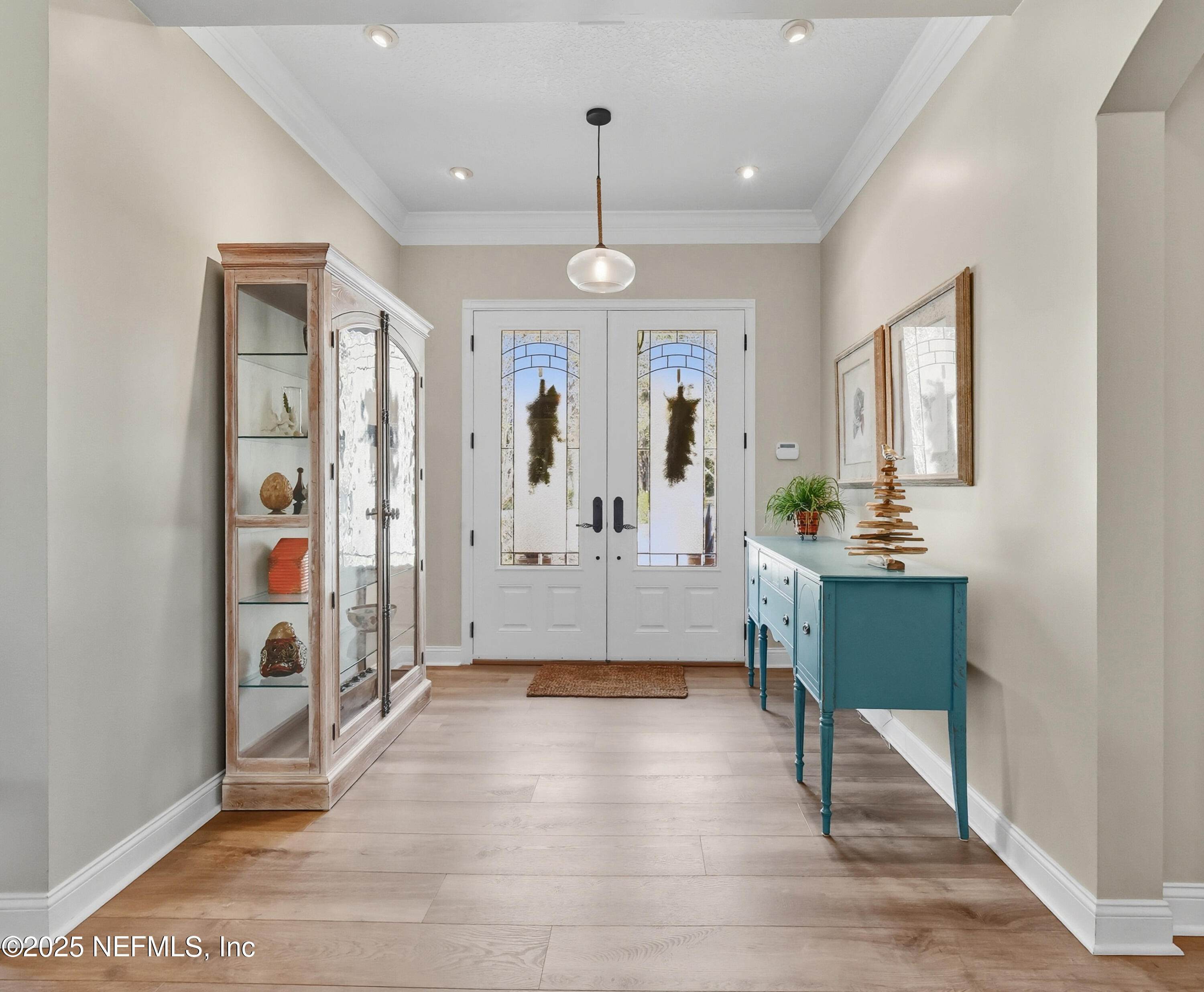 2718 CLAIRE Lane