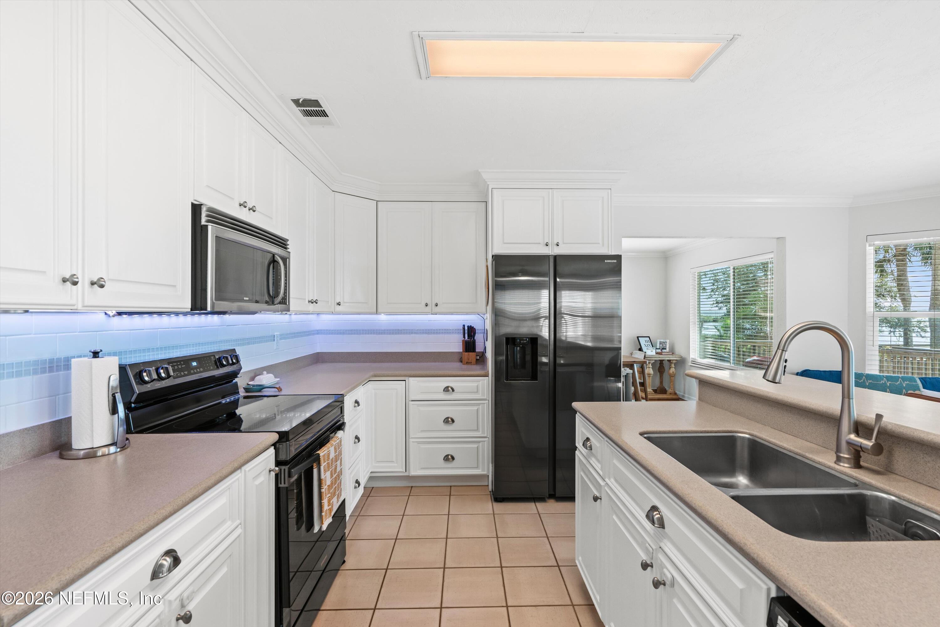 5532 SUNSET LANDING Circle