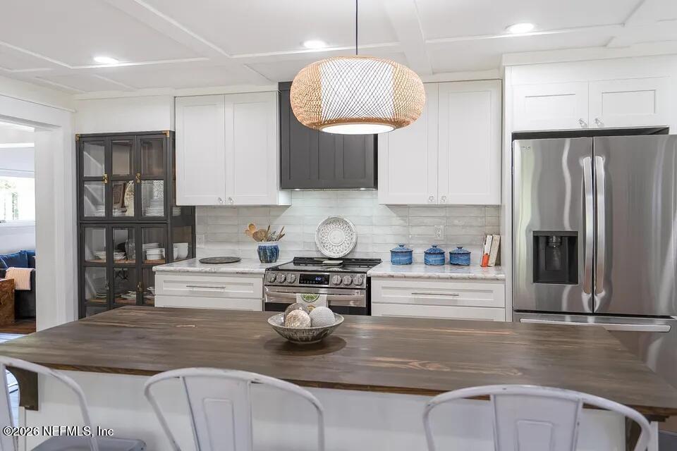 123 ESPERANZA GROVE