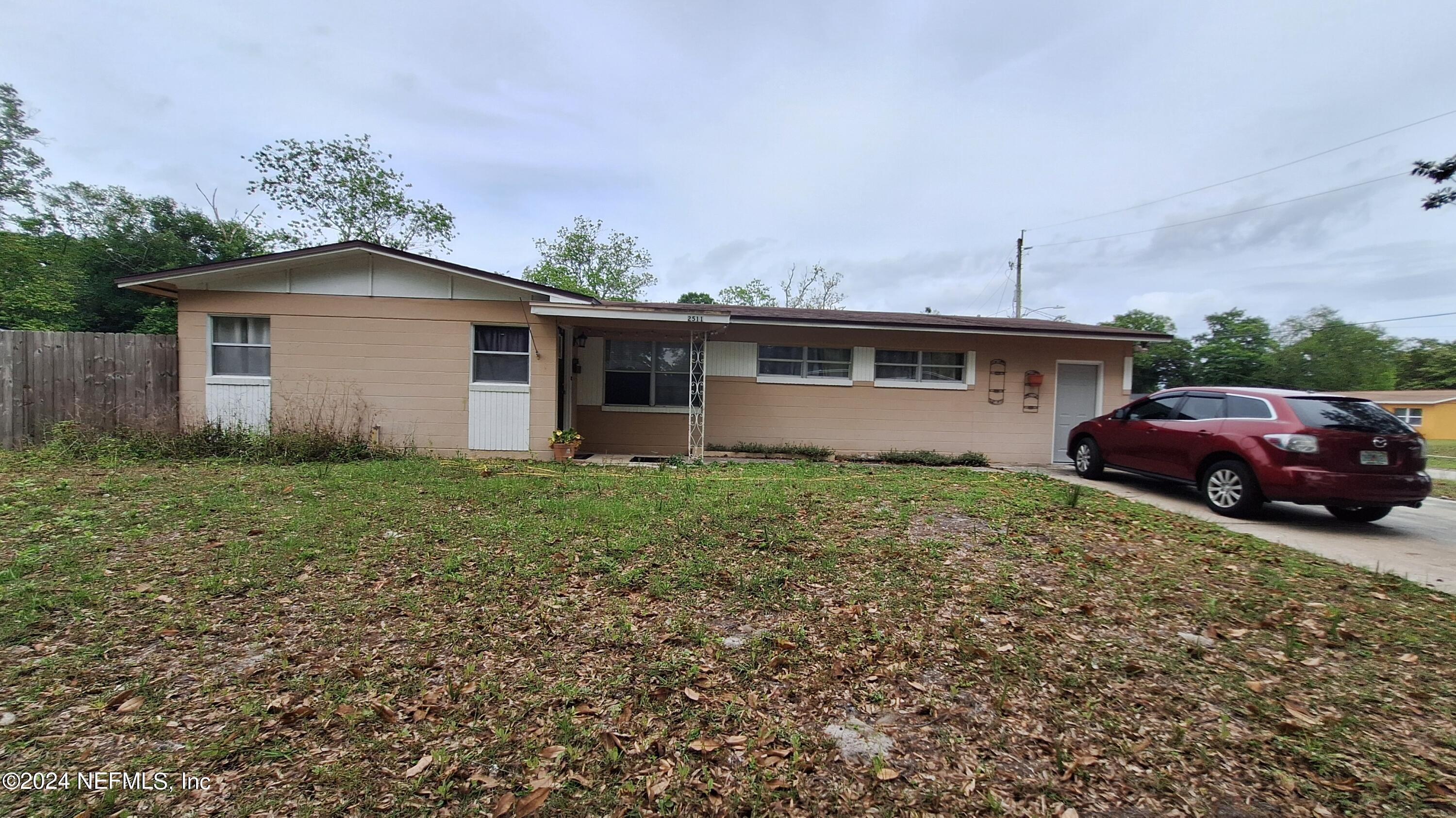 Jacksonville, FL home for sale located at 2511 Burlingame Drive W, Jacksonville, FL 32211