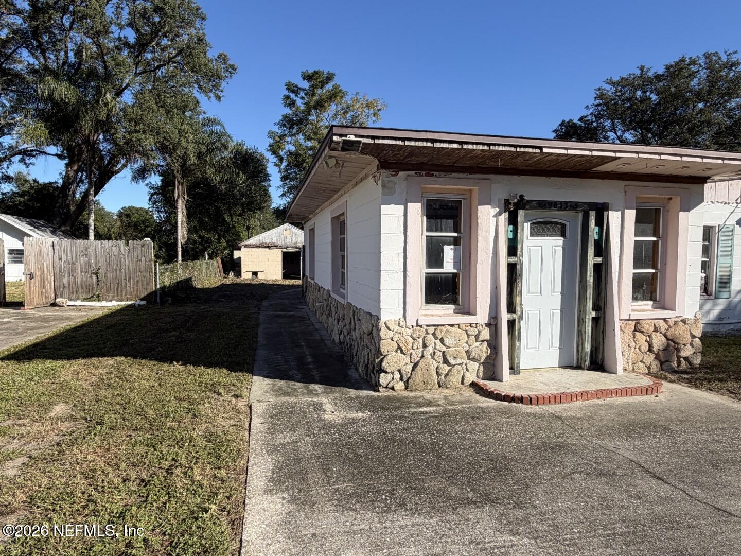 9813 BUNCOME Road
