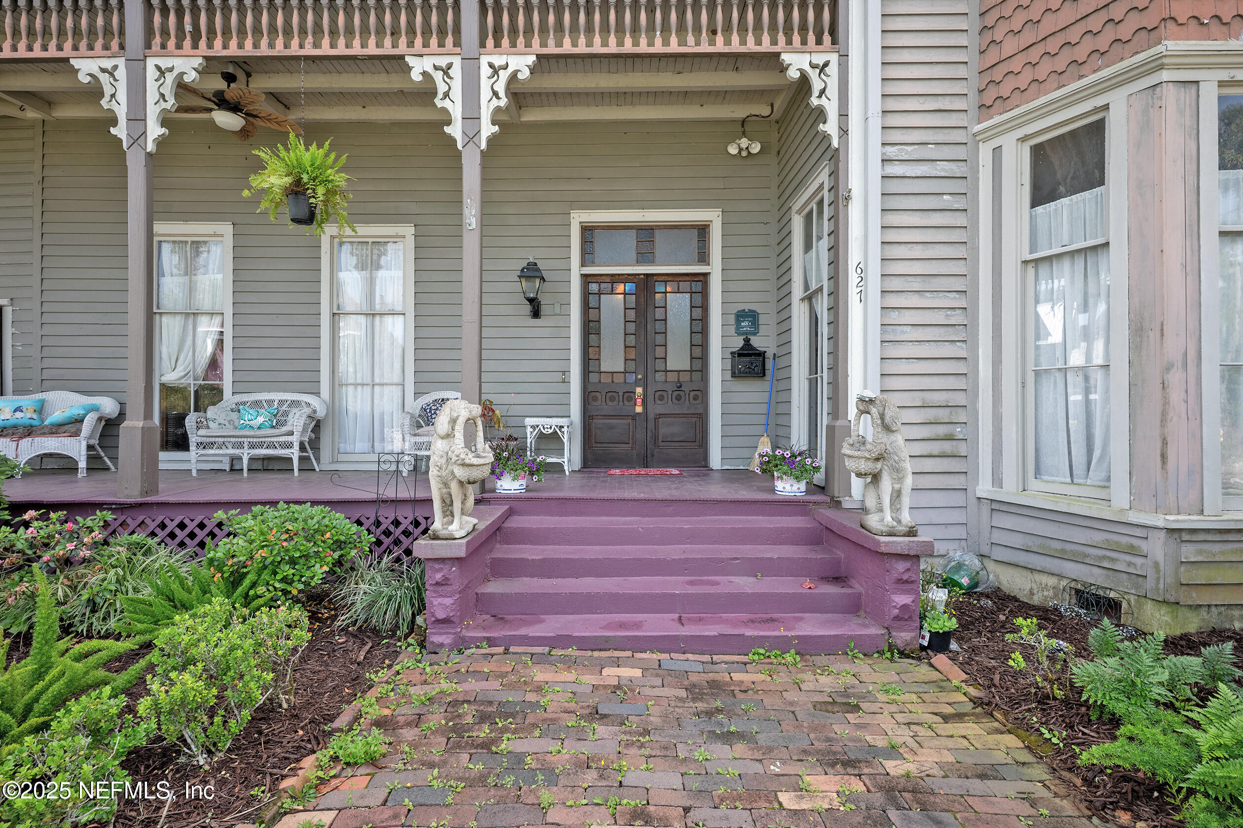 627 EMMETT Street