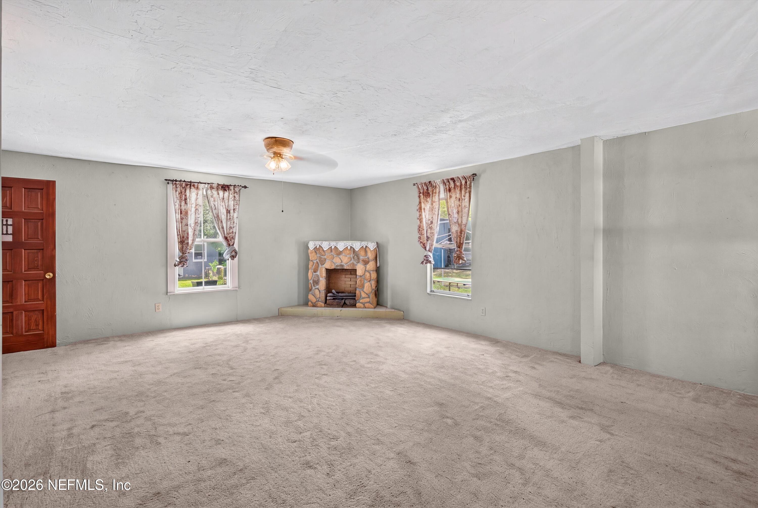 1173 S HIGHWAY 17
