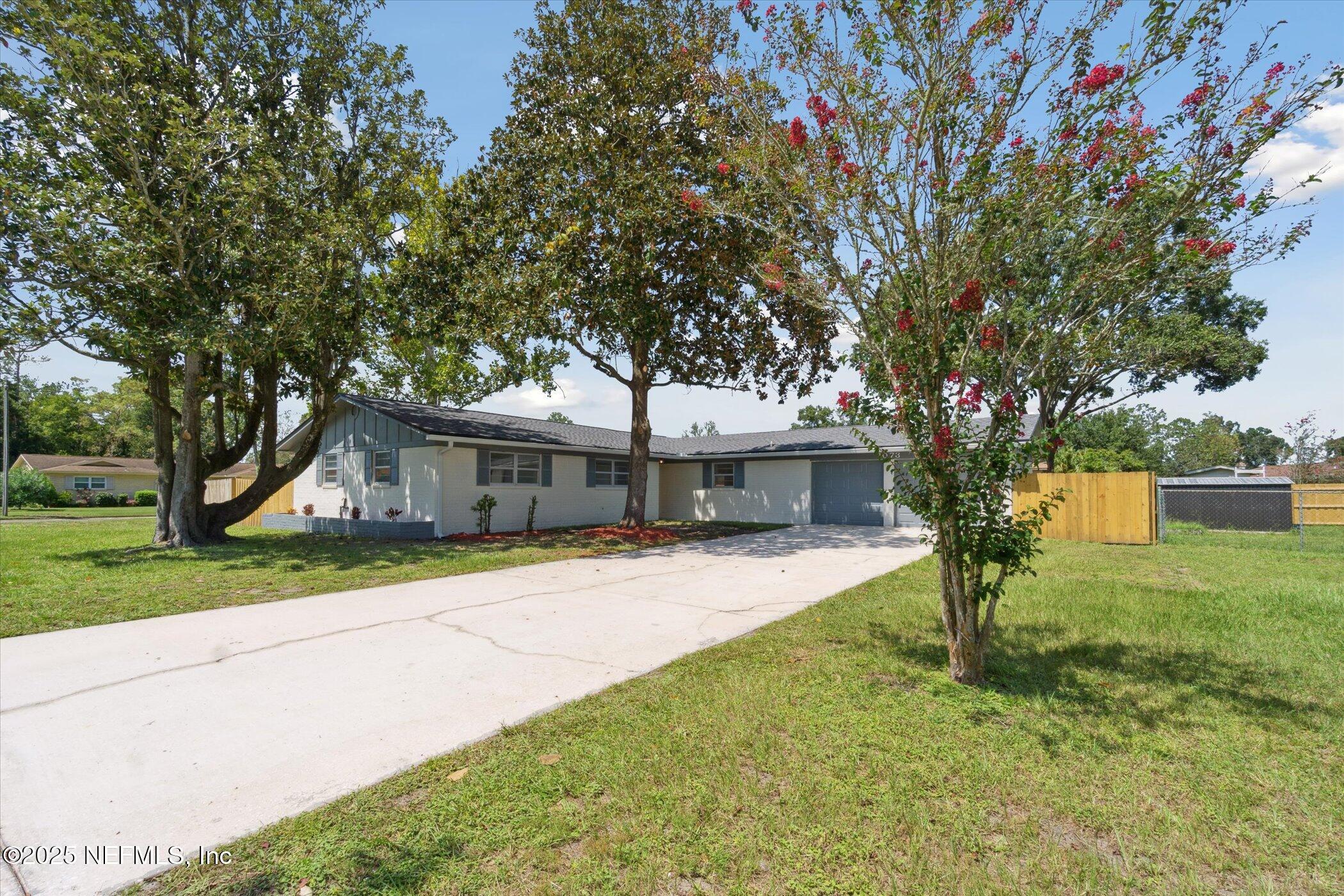 1073 GROVE PARK Lane