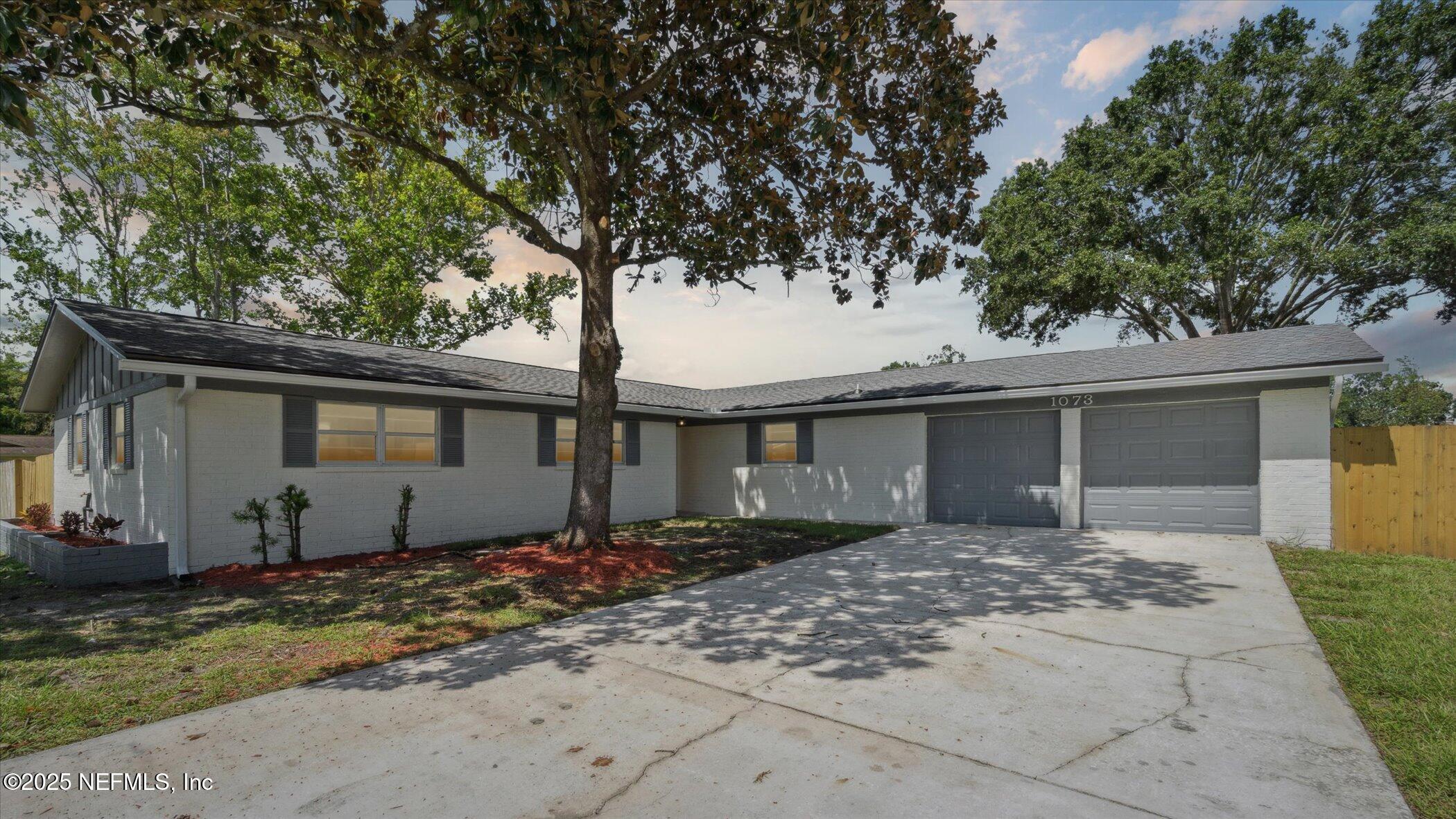 1073 GROVE PARK Lane