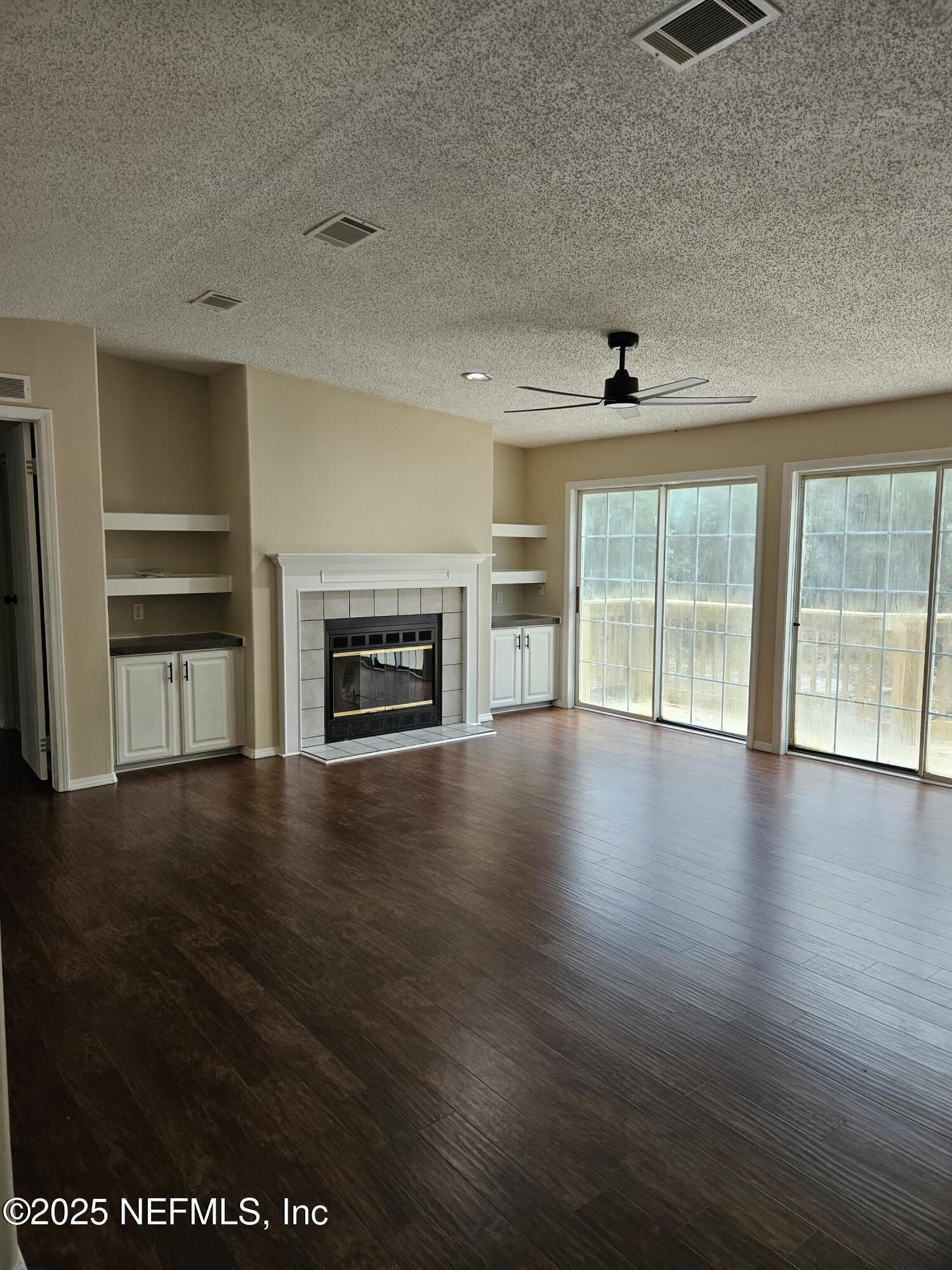 2469 OLEANDER Avenue