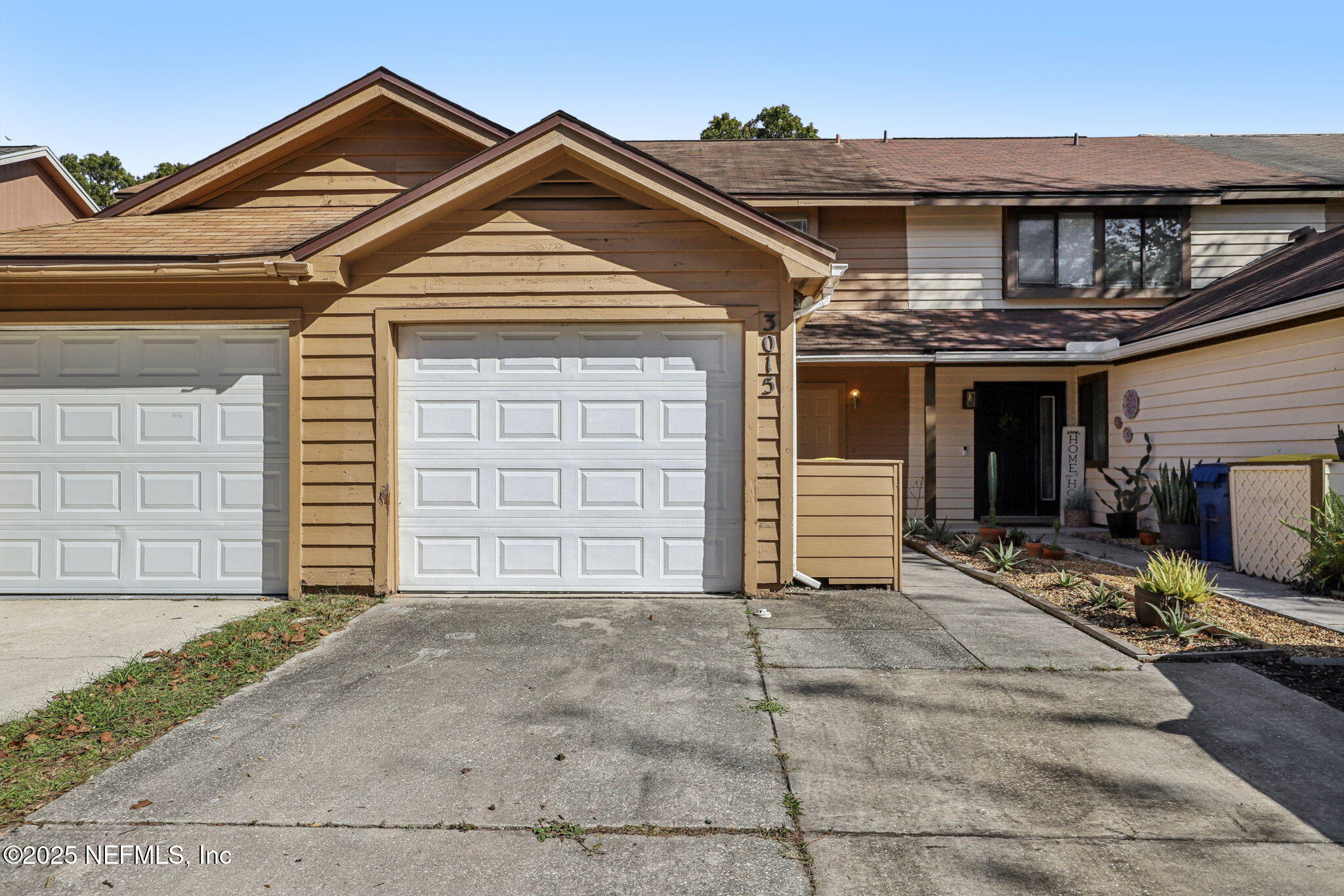 3015 COBBLEWOOD Lane E