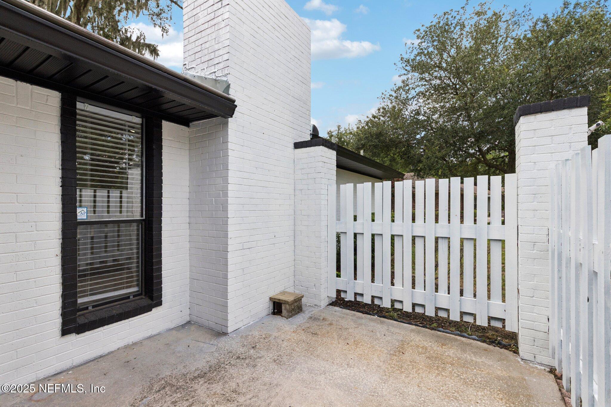 2557 GLENLOCH Court