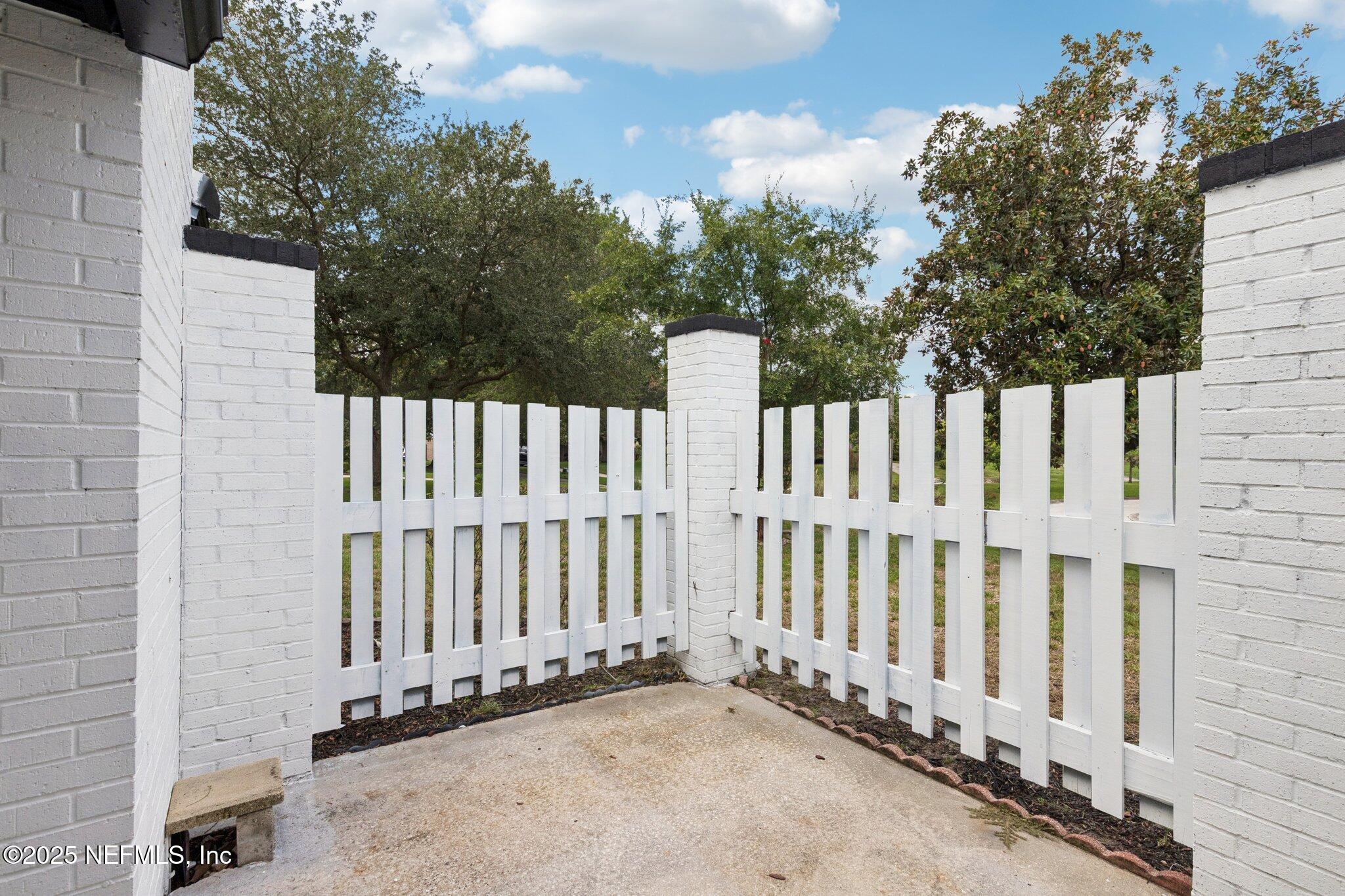 2557 GLENLOCH Court