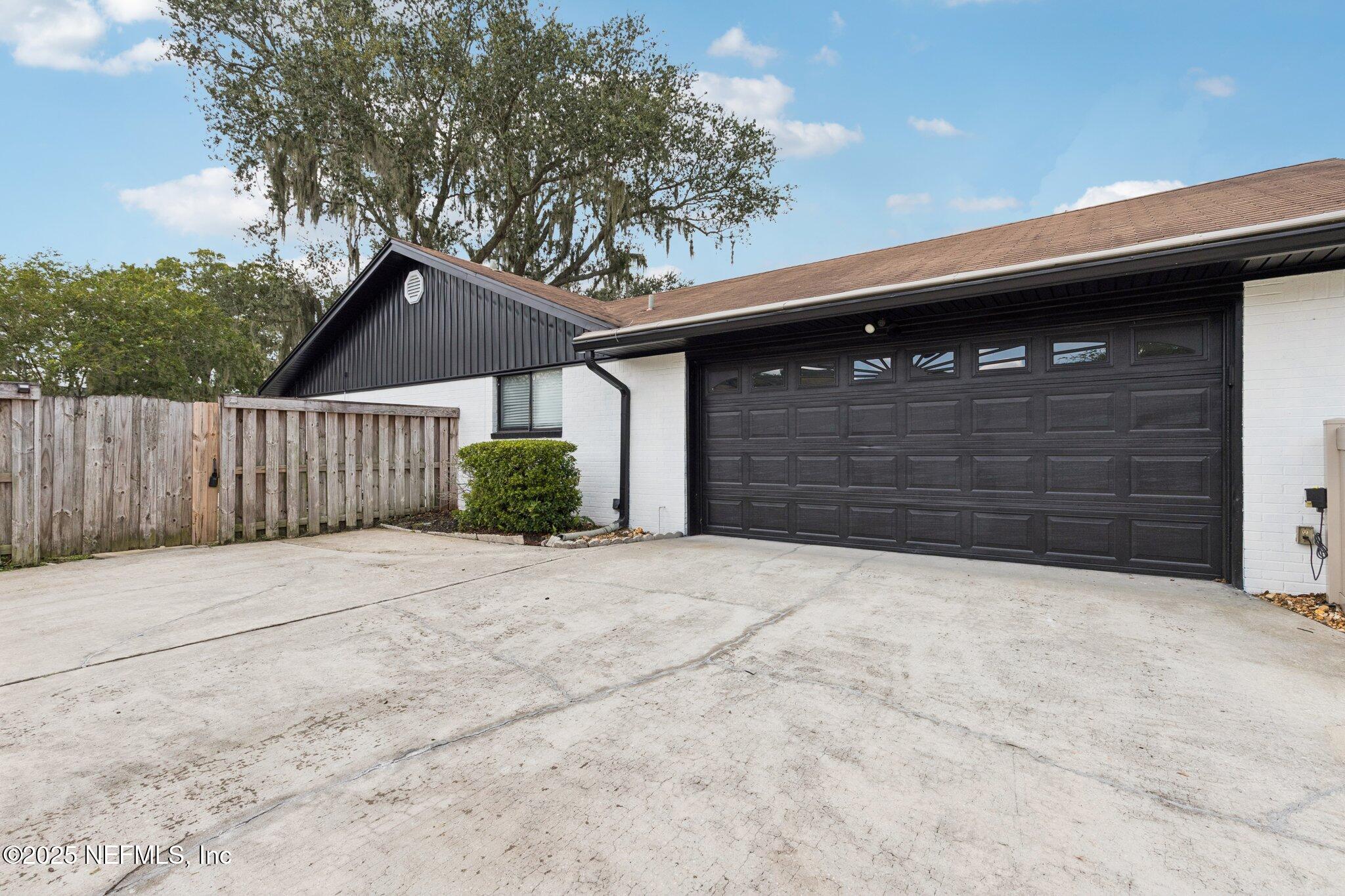 2557 GLENLOCH Court