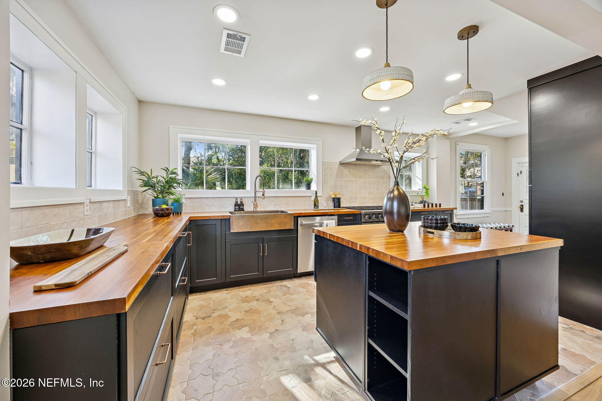 1150 WILLOW BRANCH Avenue