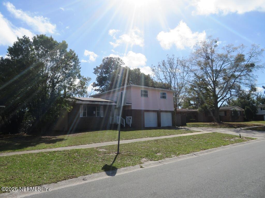 5932 JAGUAR Drive W