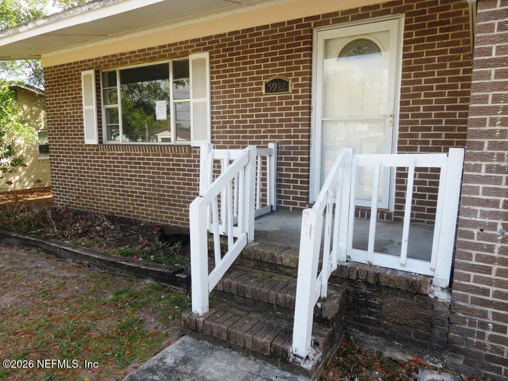 5932 JAGUAR Drive W