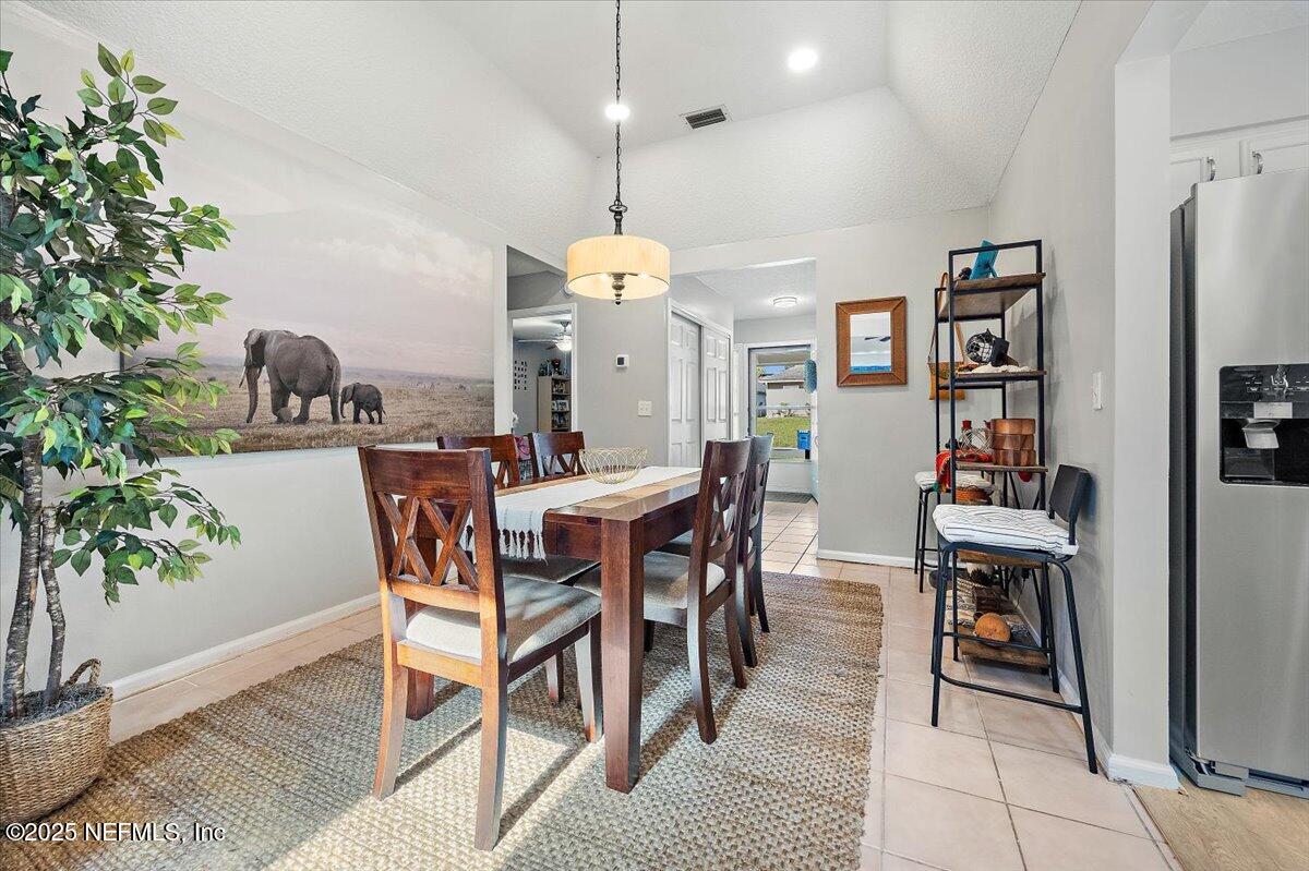 3945 HOLLOWS Drive