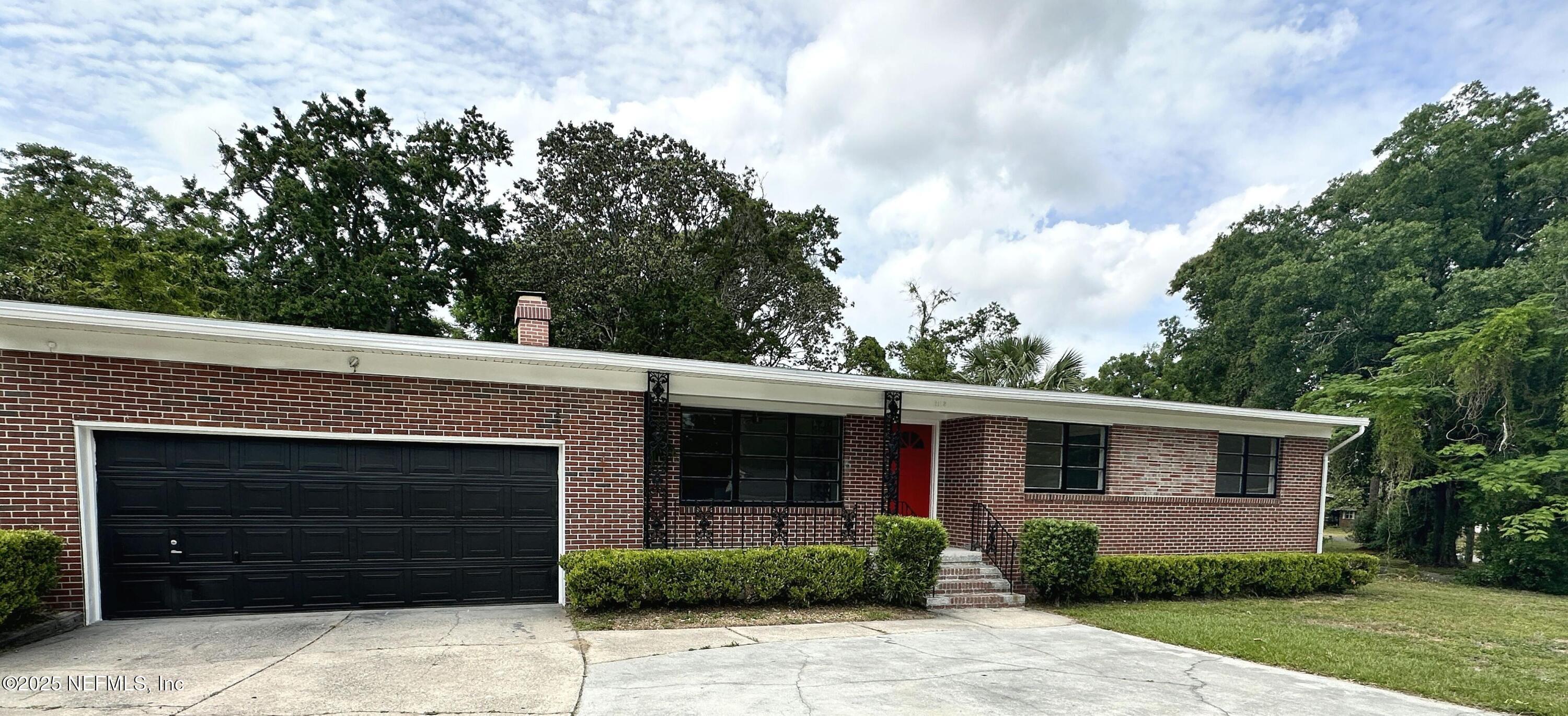 1118 BROOKMONT Avenue E