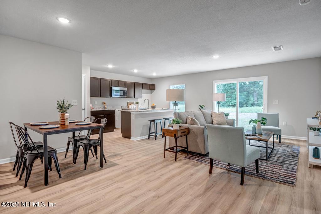 8556 MC GLOTHLIN Street