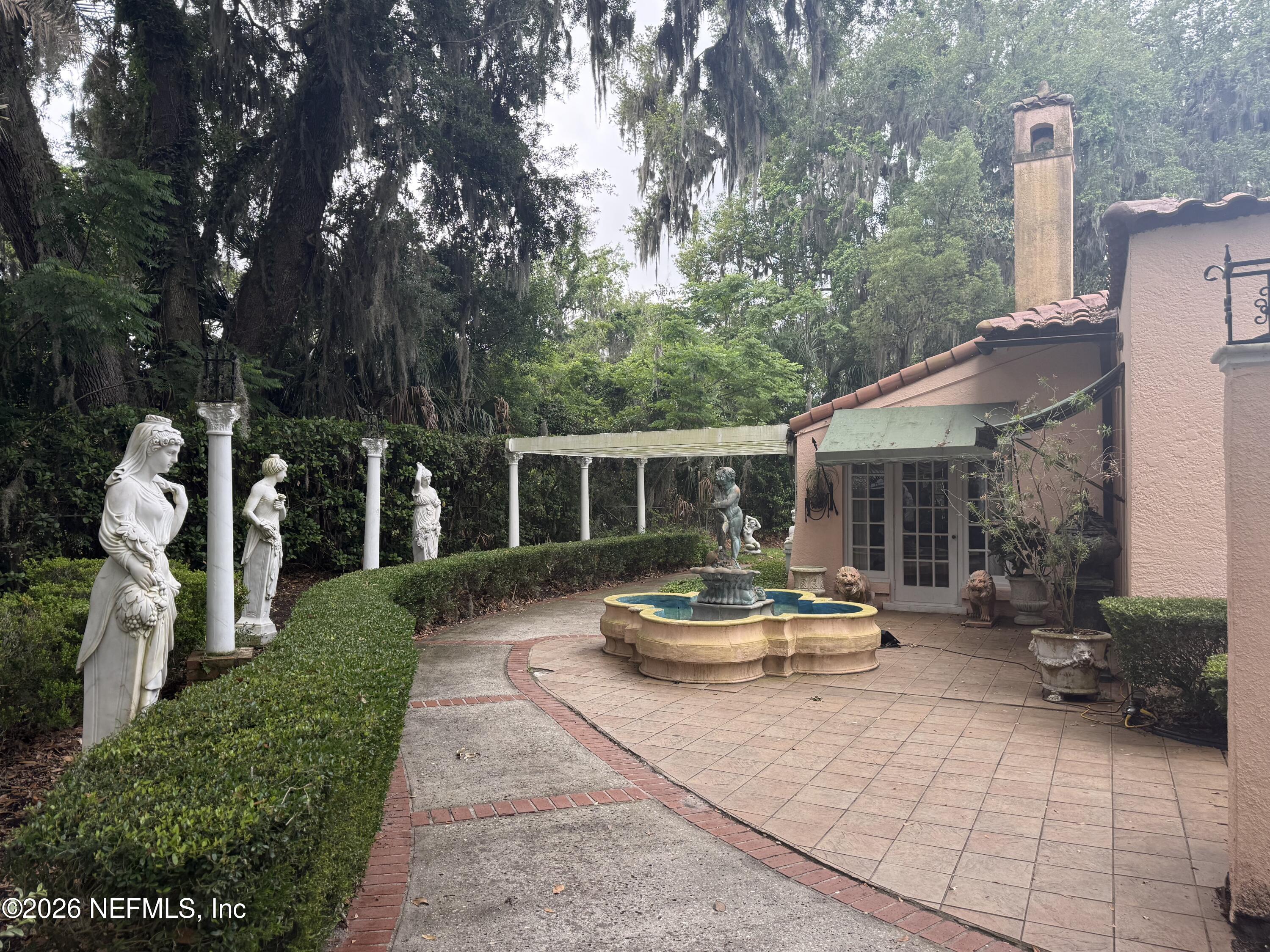 2200 ACADIE Drive