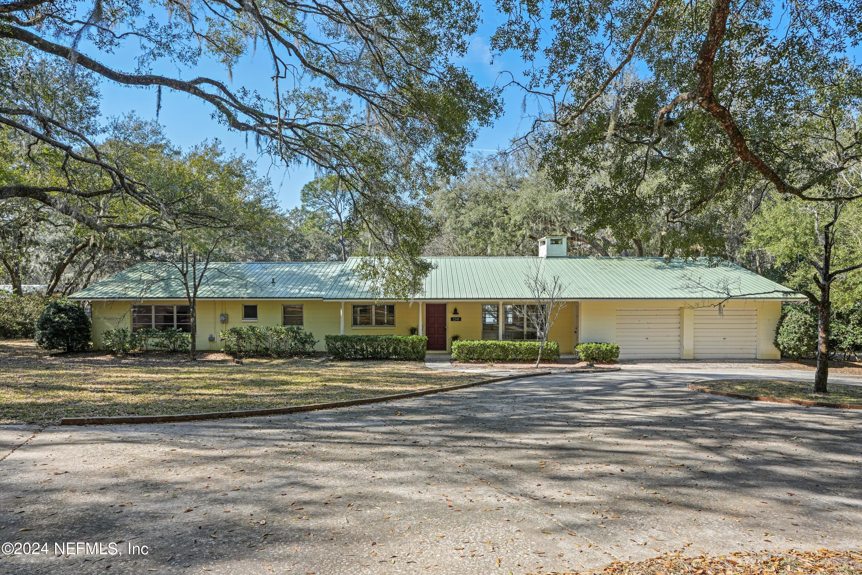 Hawthorne, FL home for sale located at 150 Sunset Strip Drive, Hawthorne, FL 32640