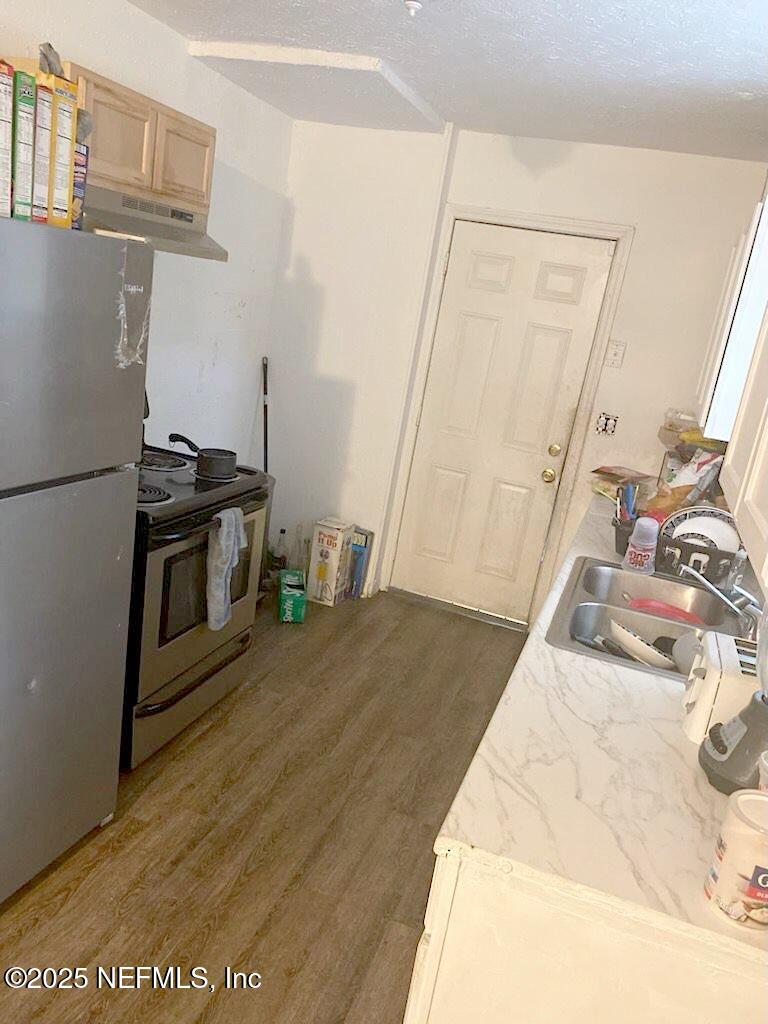 1998 W 30TH Street