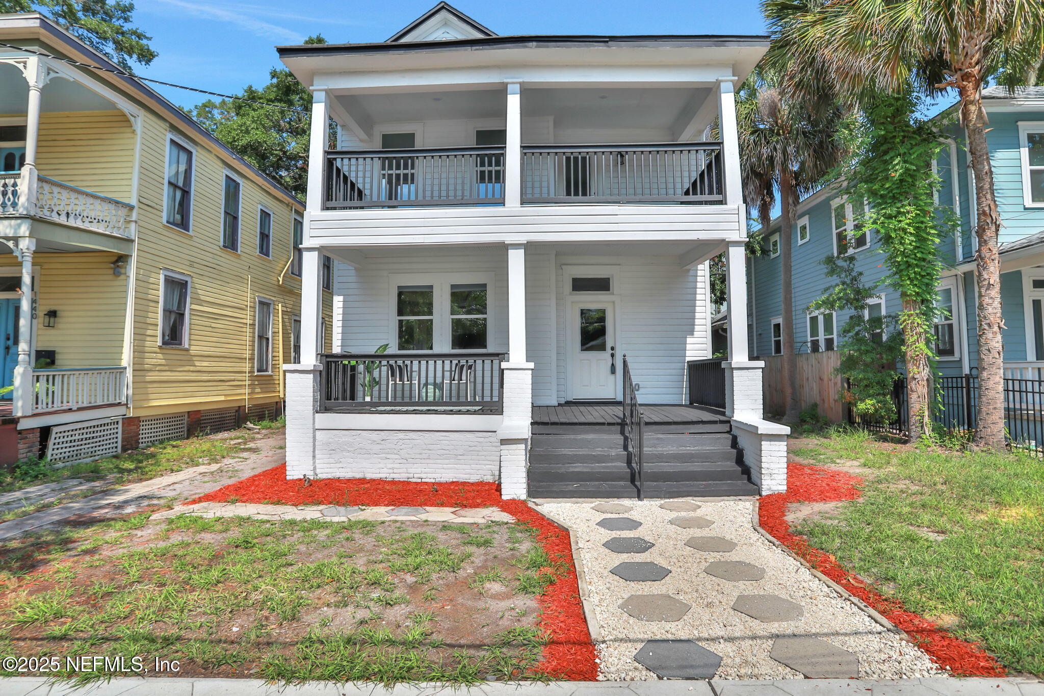 1448 N PEARL Street