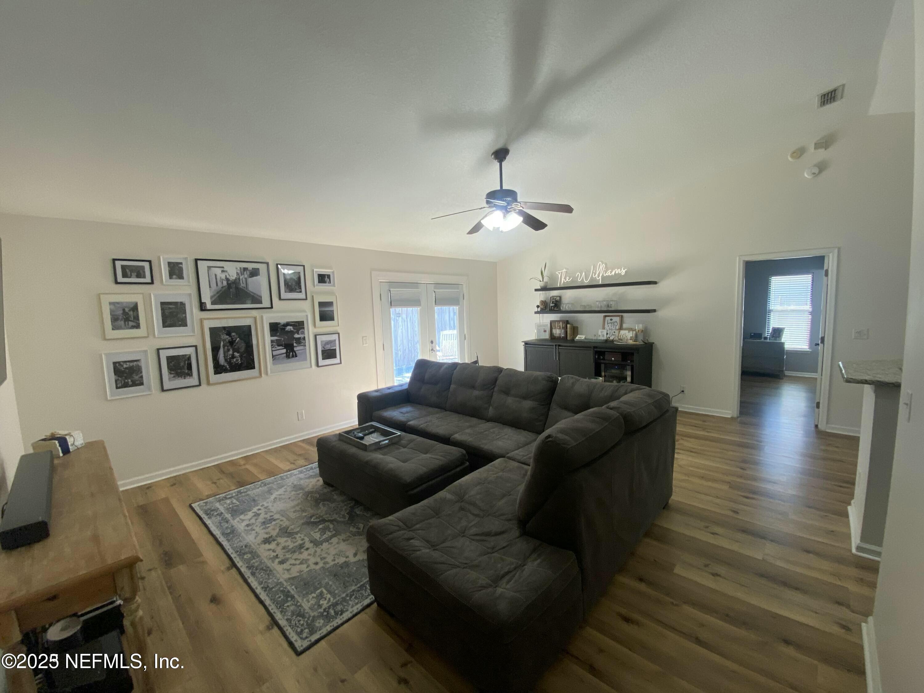 3001 FARRINGTON Street