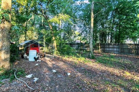 A home in Middleburg