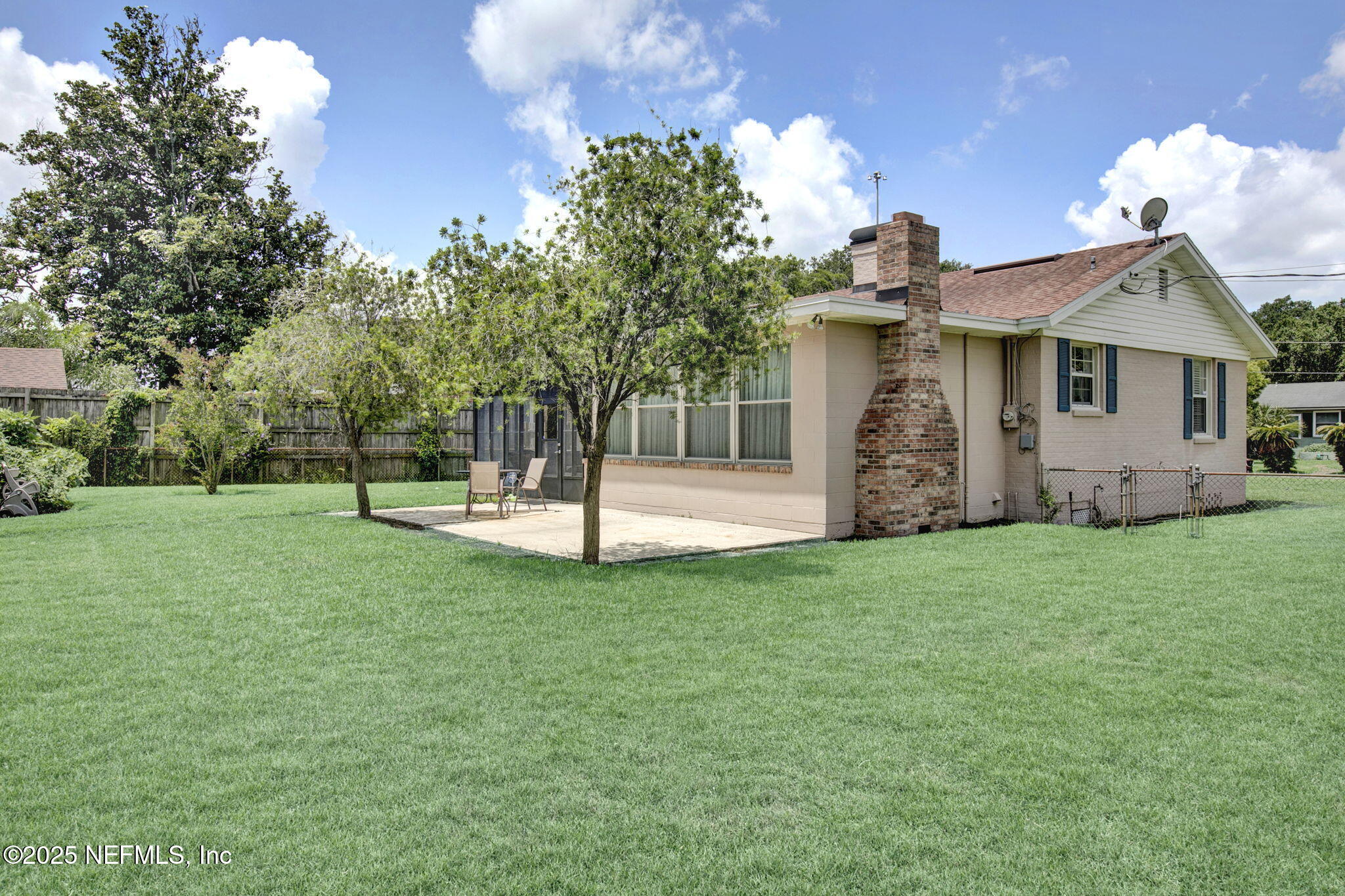 1105 SOUTH SHORES Road