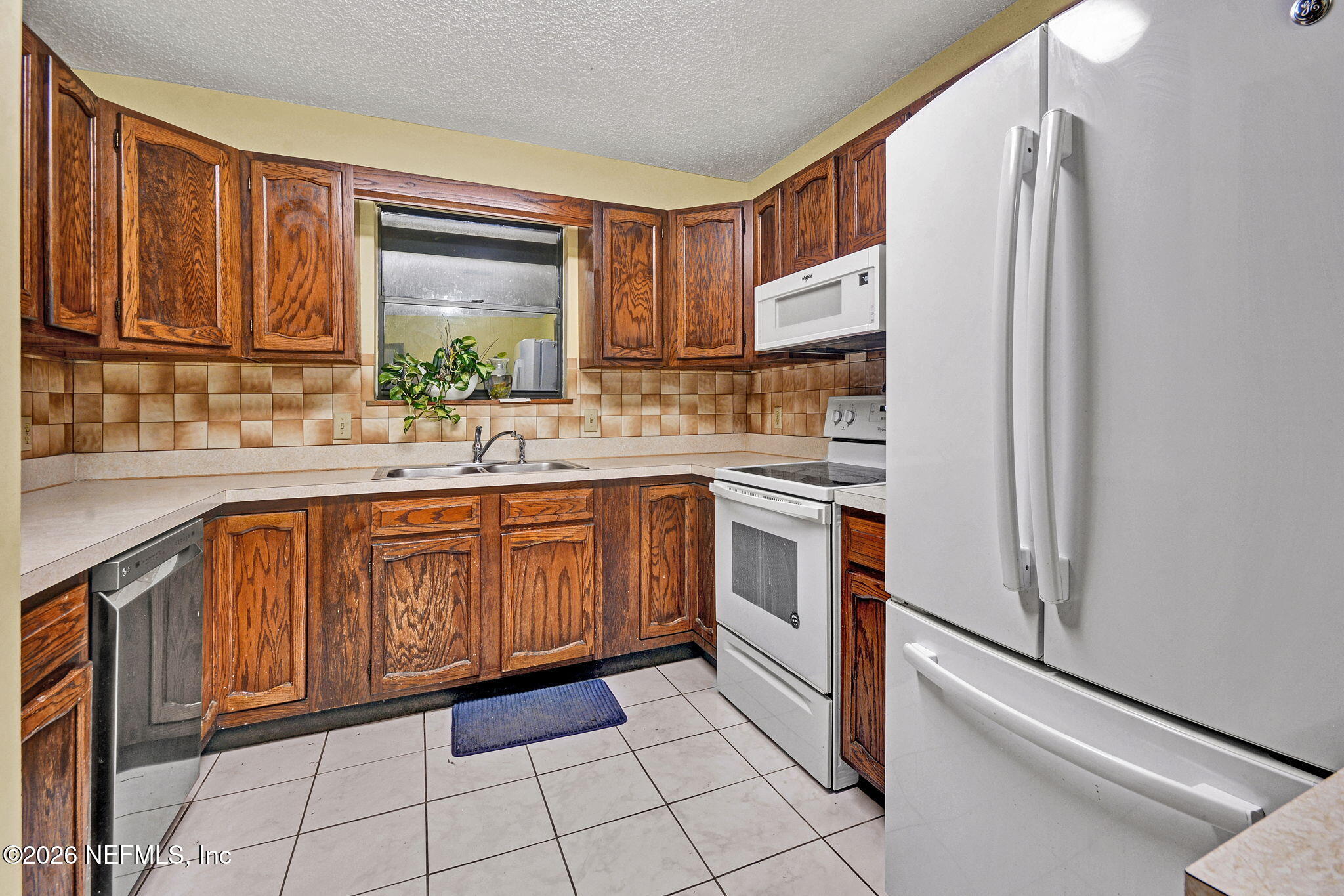 1305 LAKE ASBURY Drive