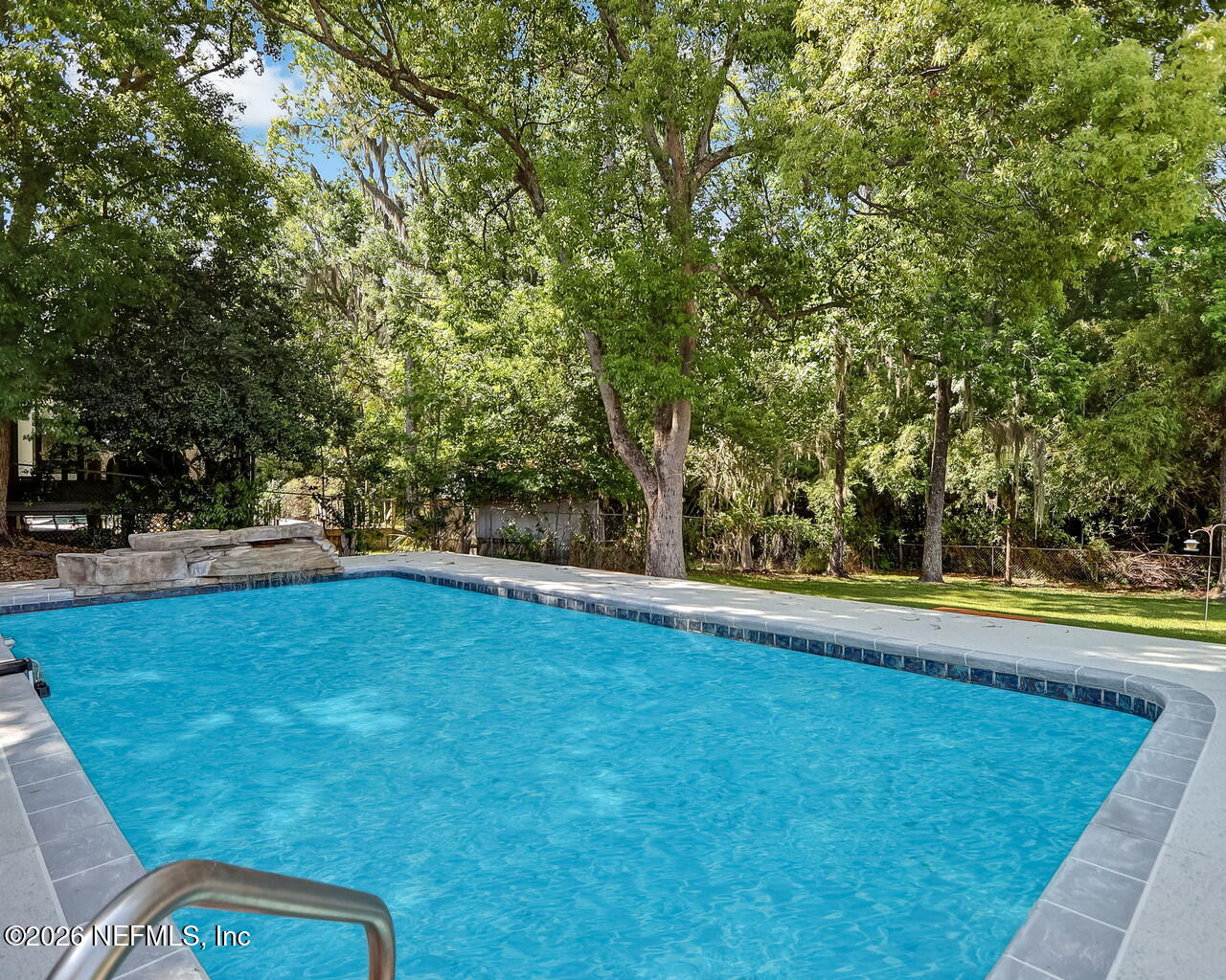 639 GROVE PARK Boulevard