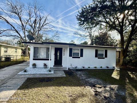 Photo of 2540 W 25TH Street, Jacksonville, FL 32209 (MLS # 2144504)