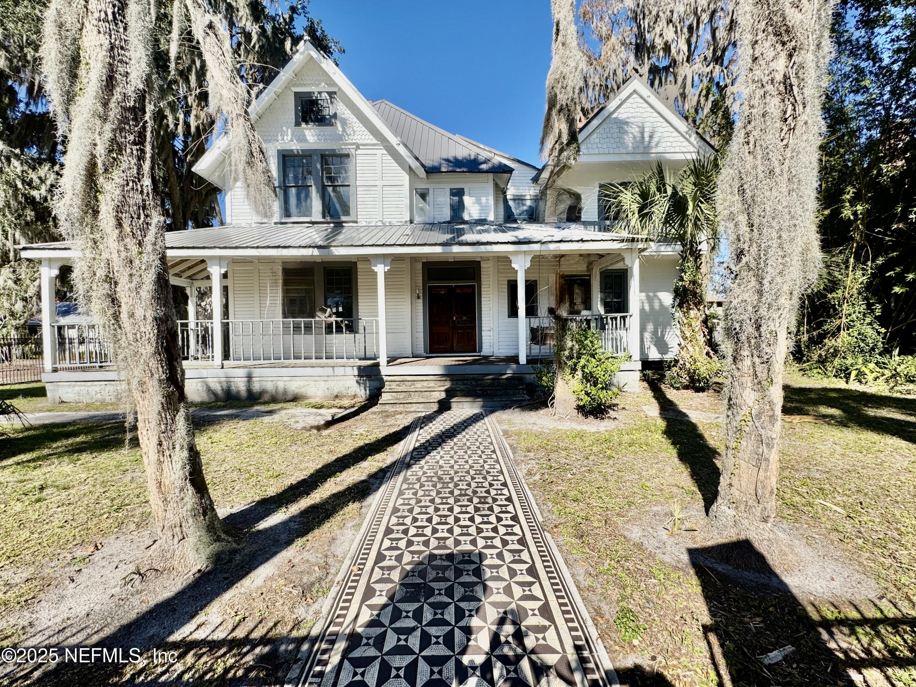 424 EMMETT Street
