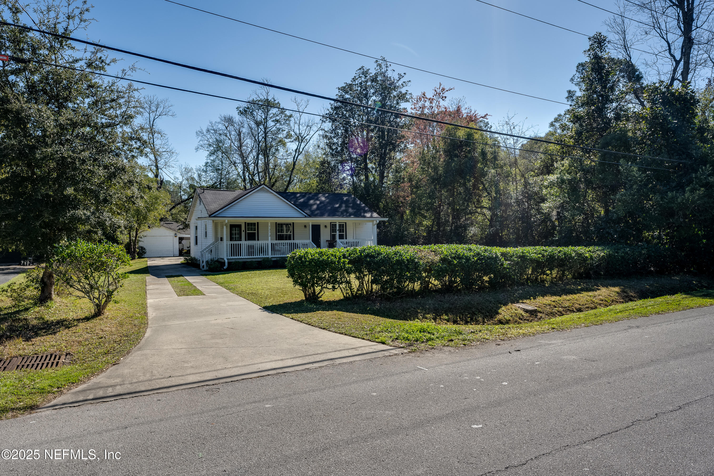 1373 MURRAY Drive