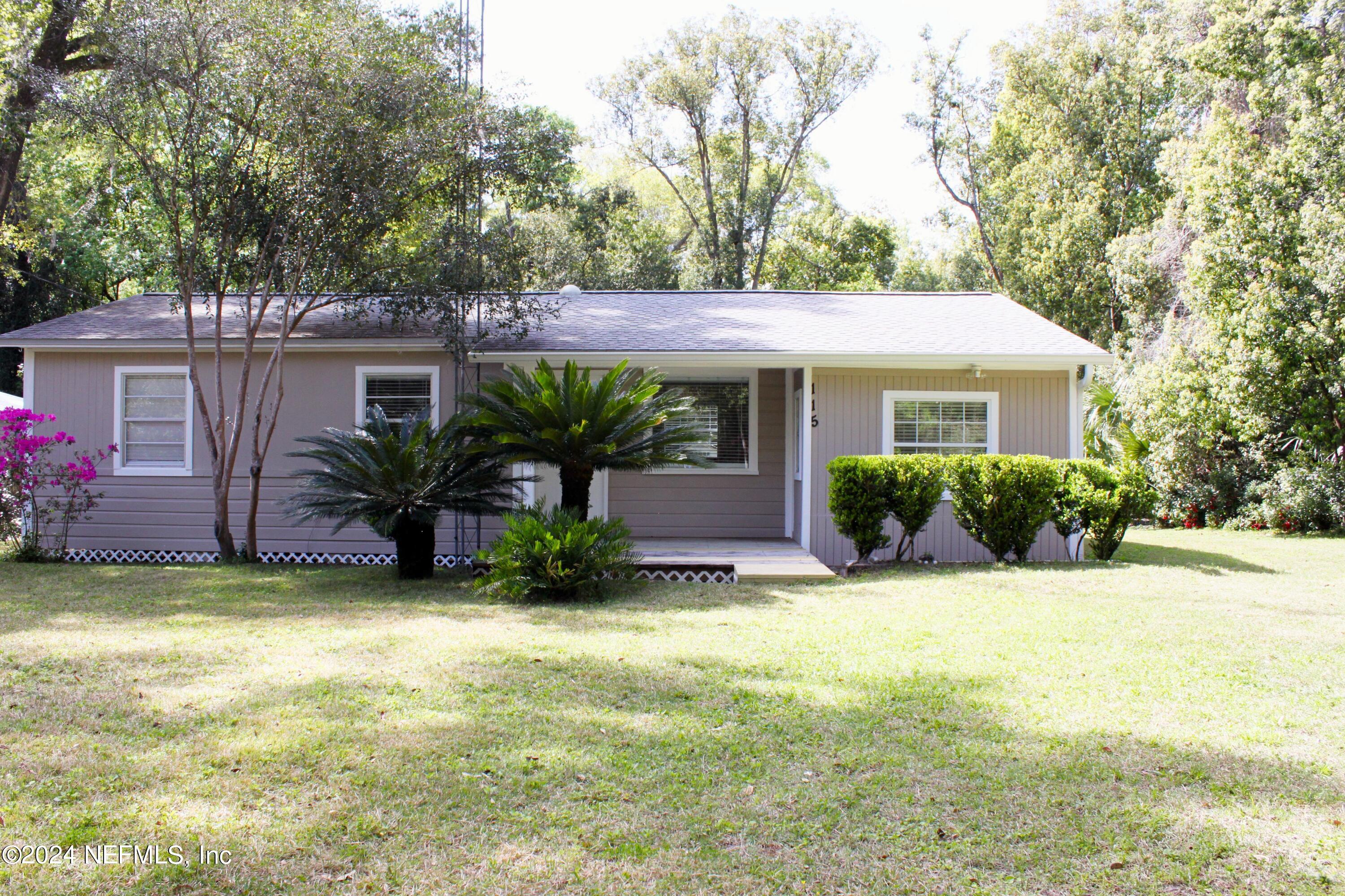 Melrose, FL home for sale located at 115 Magnolia Court, Melrose, FL 32666