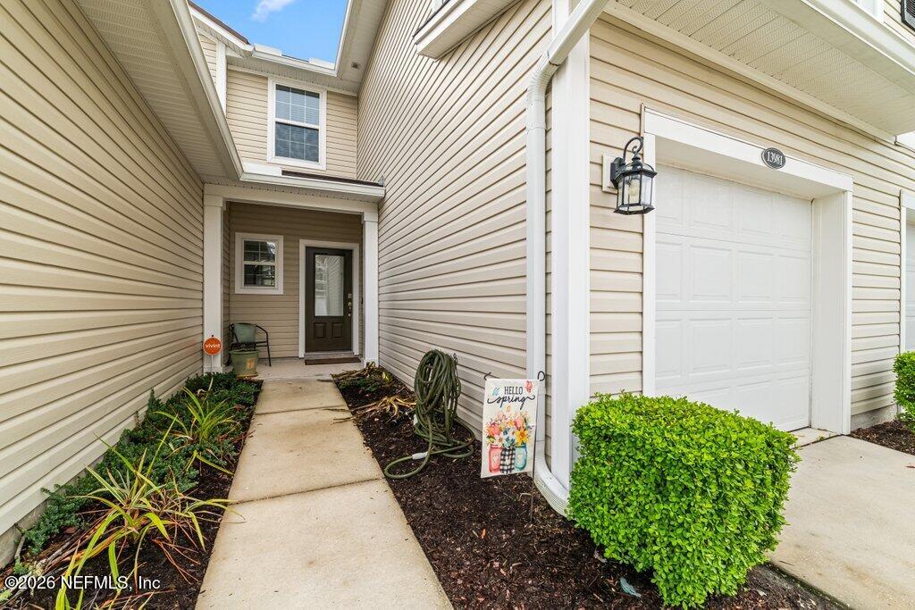 13981 STERELY Court N