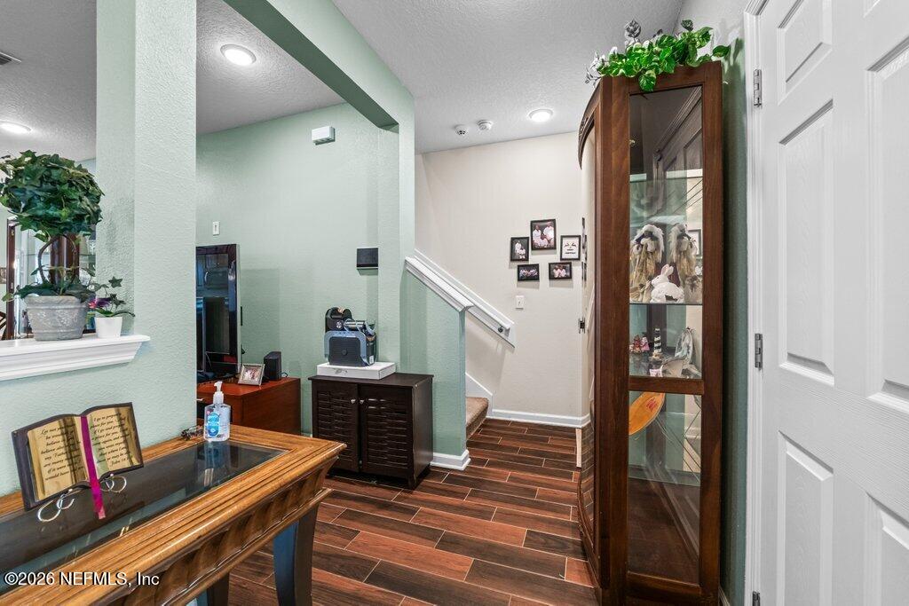 13981 STERELY Court N