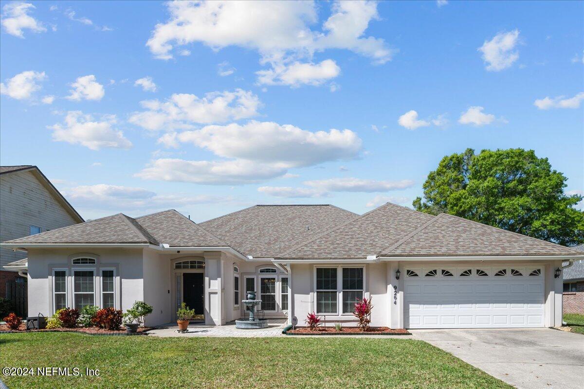 Jacksonville, FL home for sale located at 9264 Jaybird Circle E, Jacksonville, FL 32257